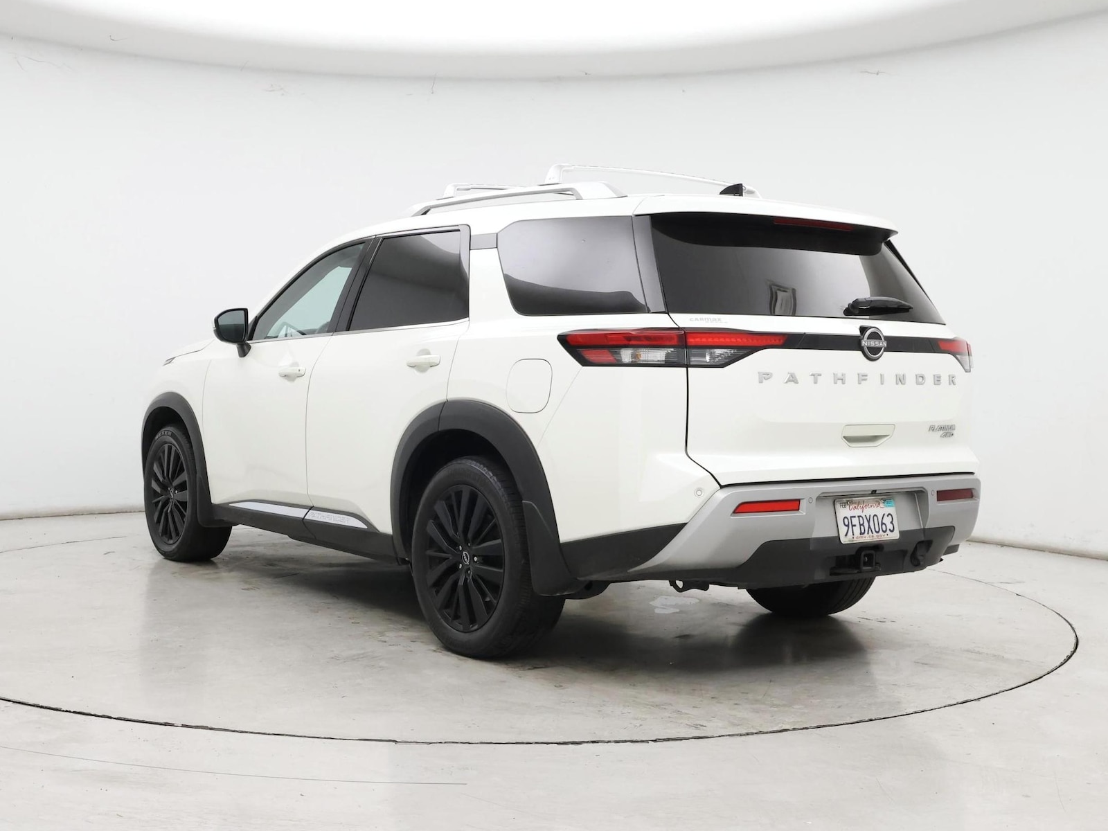 2023 Nissan Pathfinder Platinum - Photo 3