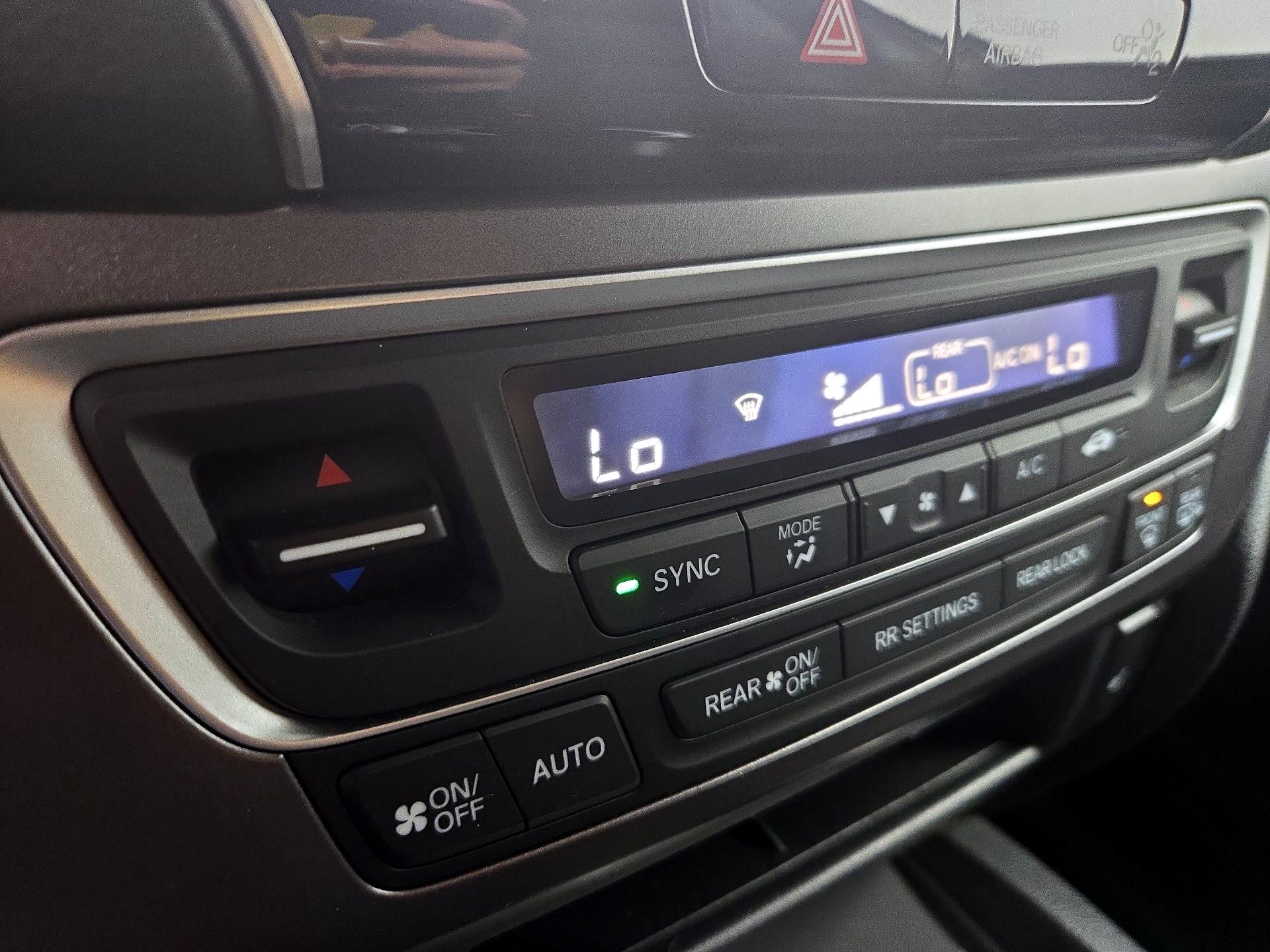 Thumbnail: 2020 Honda Pilot - 16