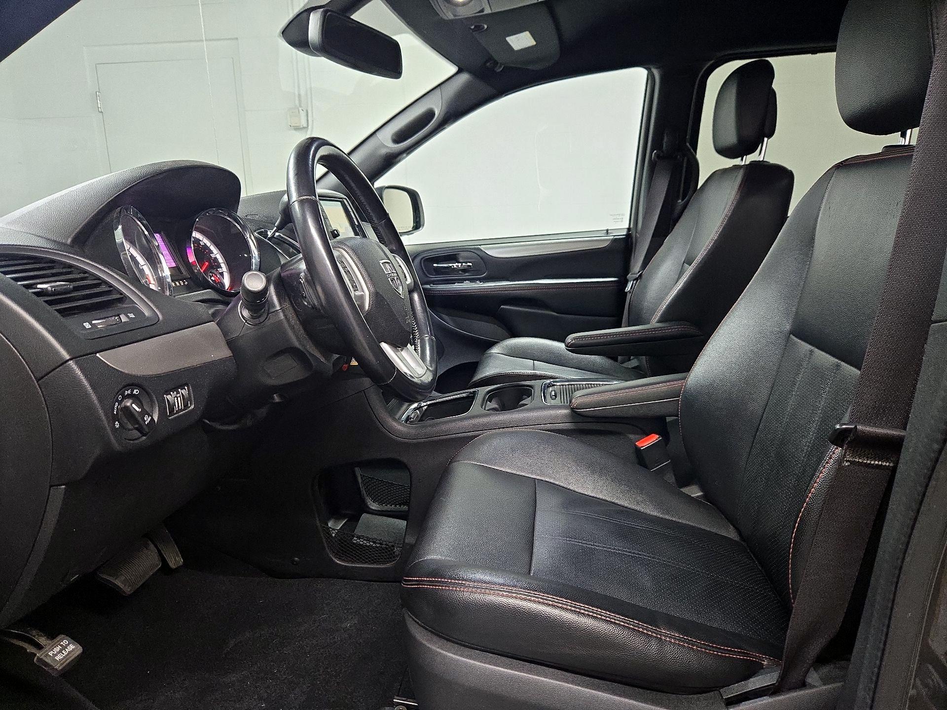 Thumbnail: 2019 Dodge Grand Caravan - 11