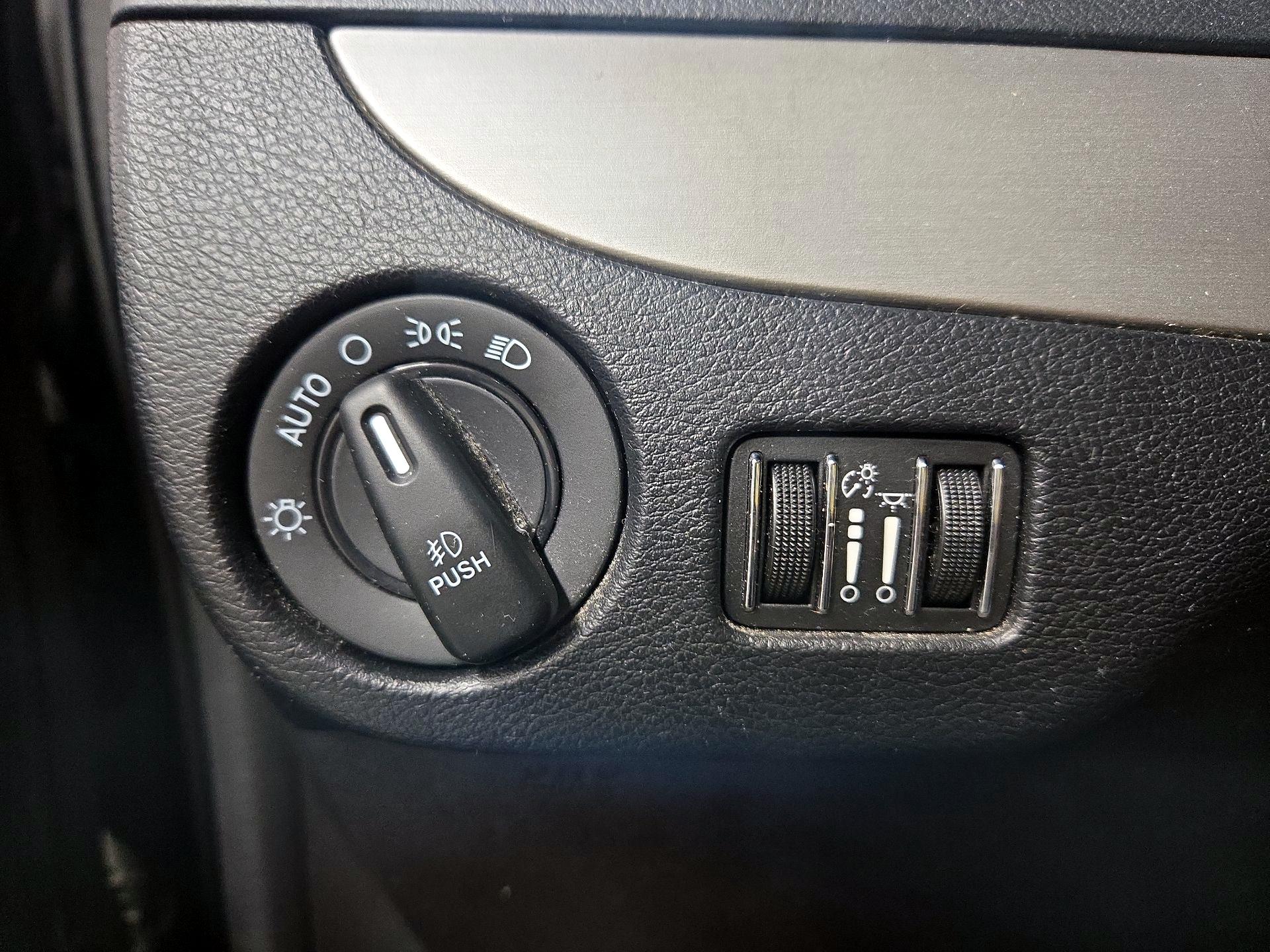 Thumbnail: 2019 Dodge Grand Caravan - 13