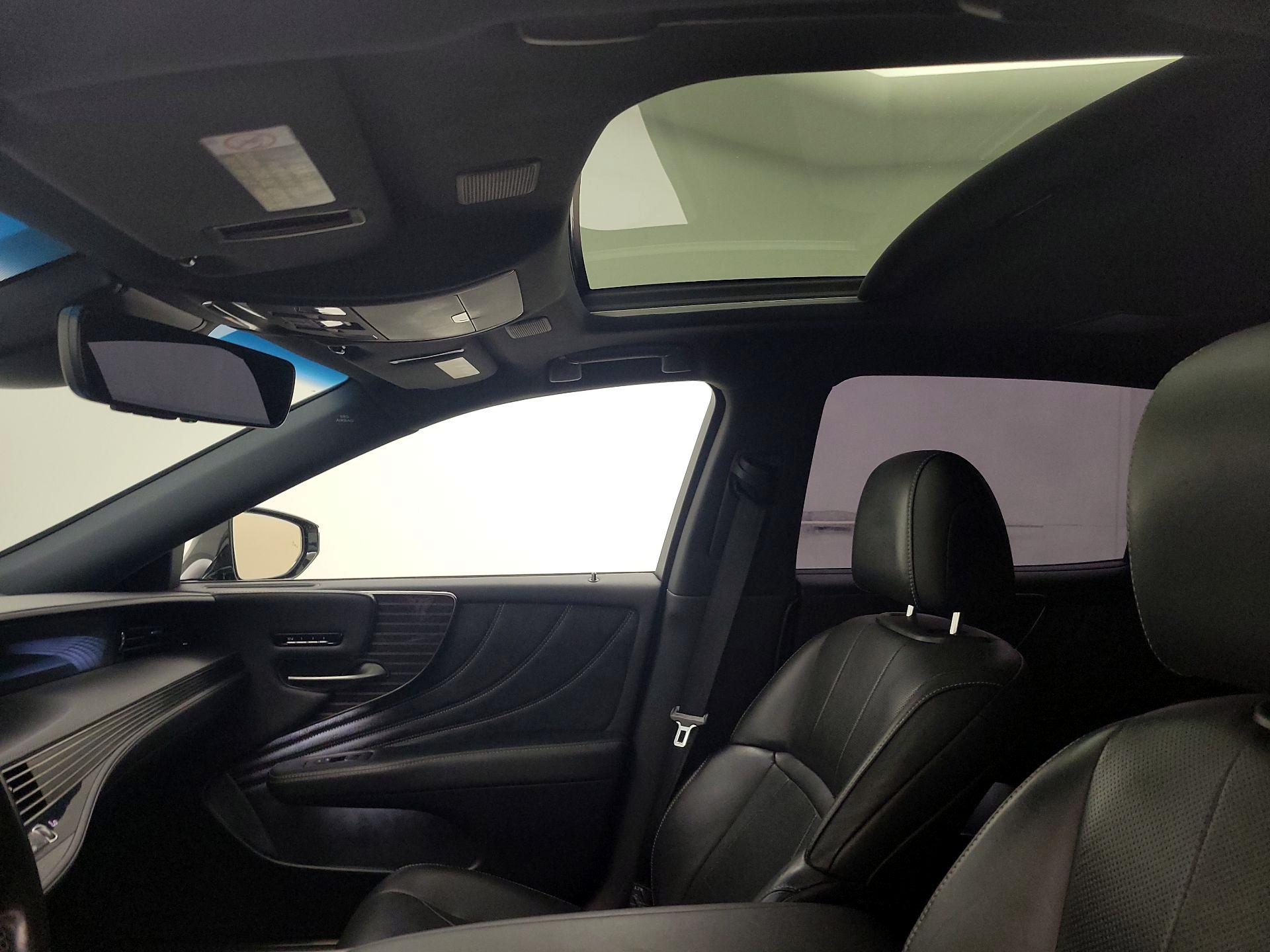 Thumbnail: 2018 Lexus LS - 20