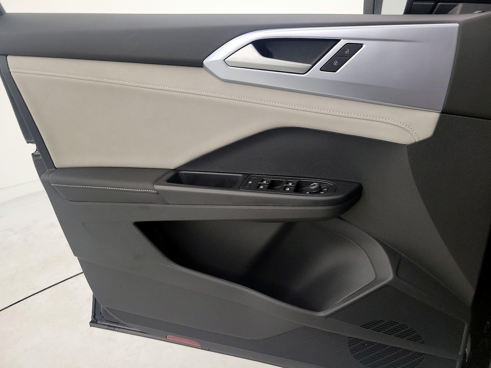 2025 Volkswagen Taos SE - Photo 13