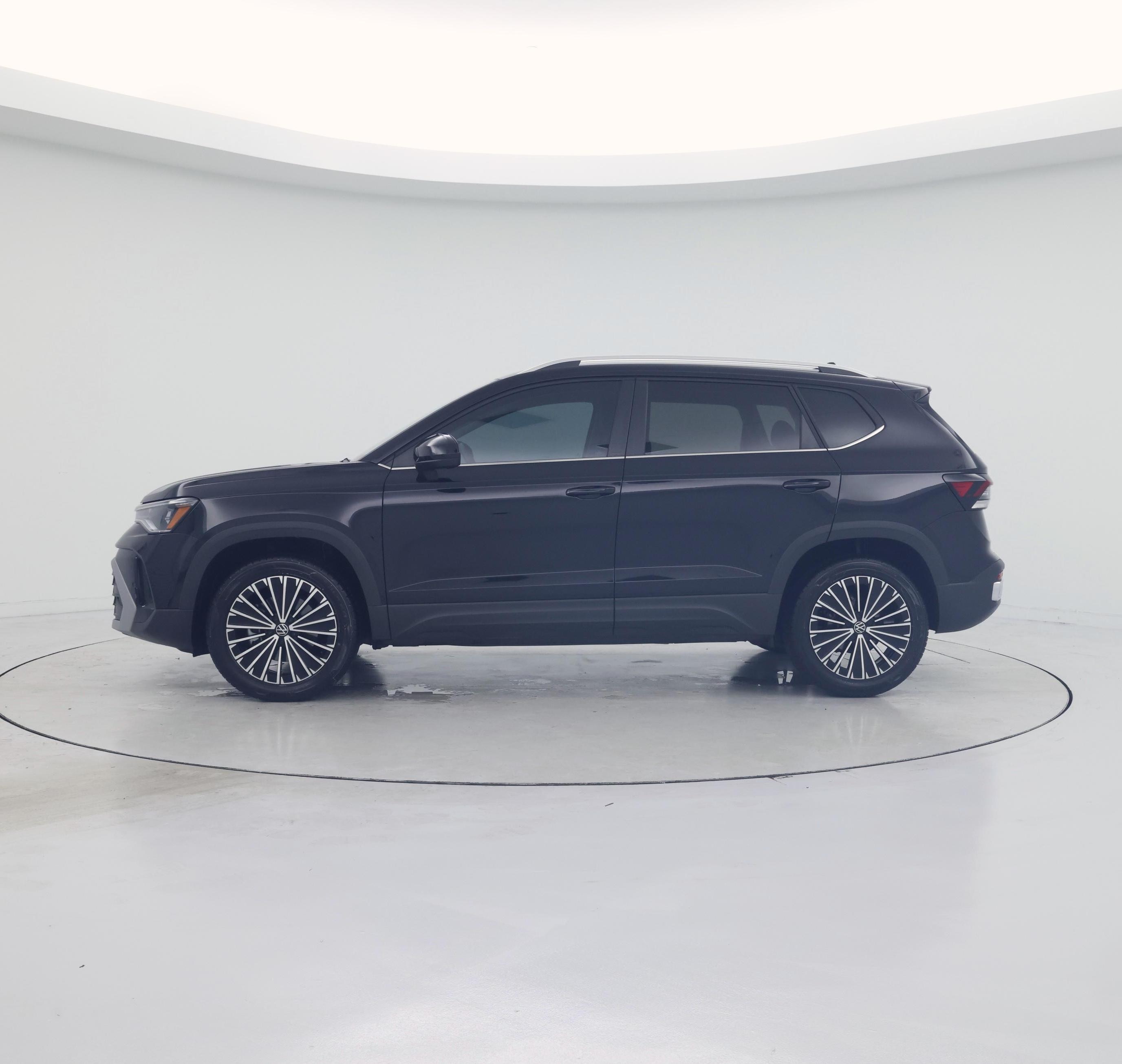 Thumbnail: 2025 Volkswagen Taos - 3