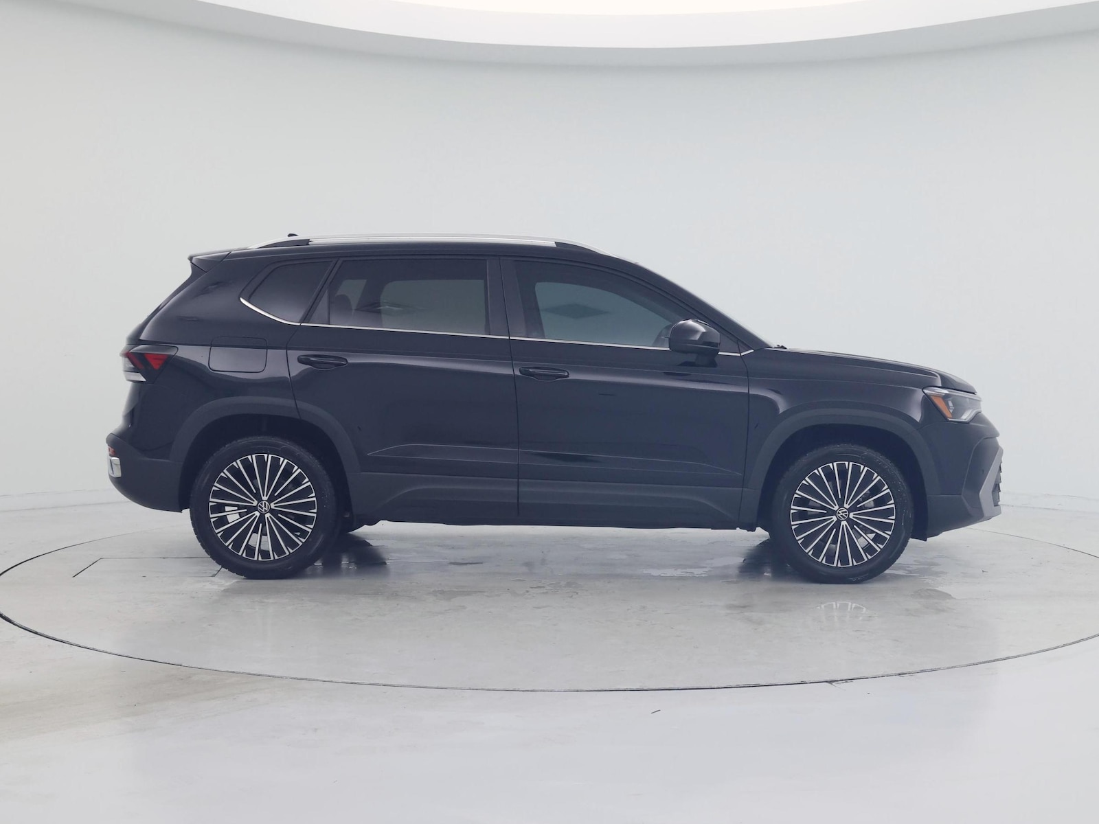 2025 Volkswagen Taos SE - Photo 8