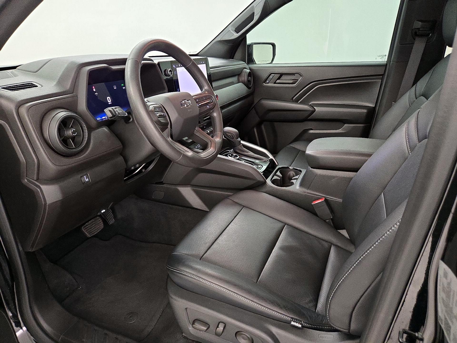 Thumbnail: 2023 Chevrolet Colorado - 11