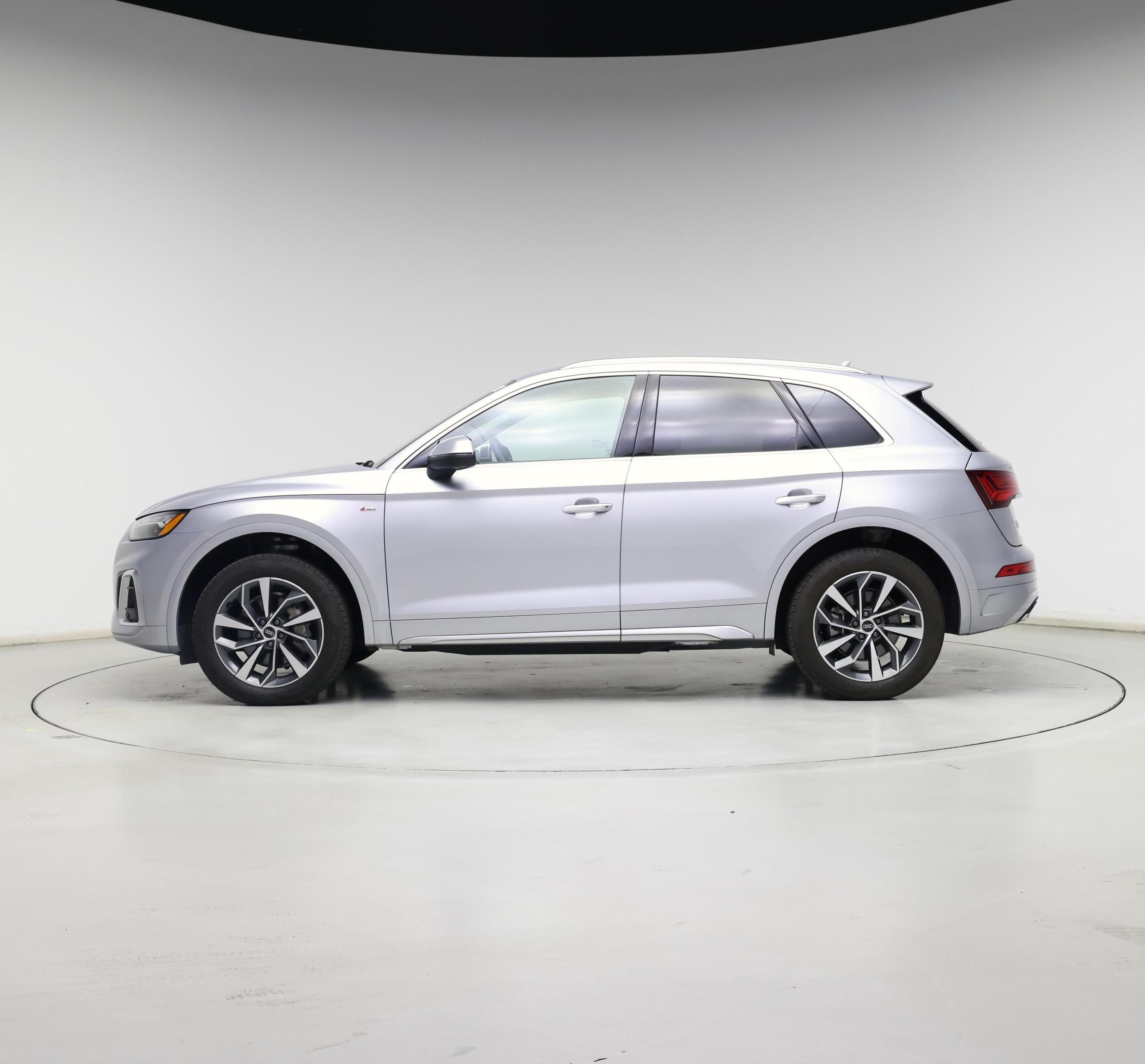 Thumbnail: 2023 Audi Q5 - 3