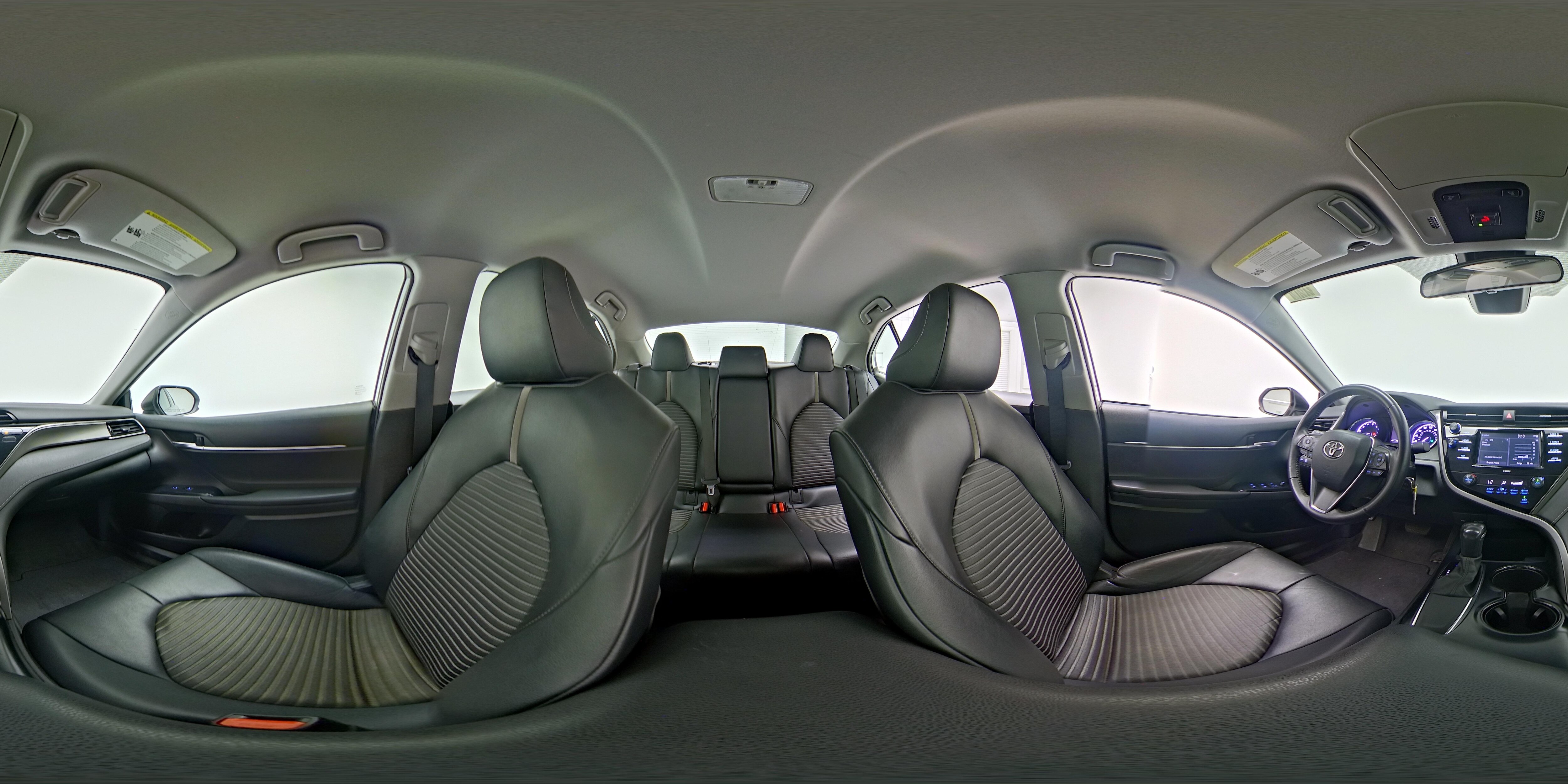 2020 Toyota Camry SE - Photo 24