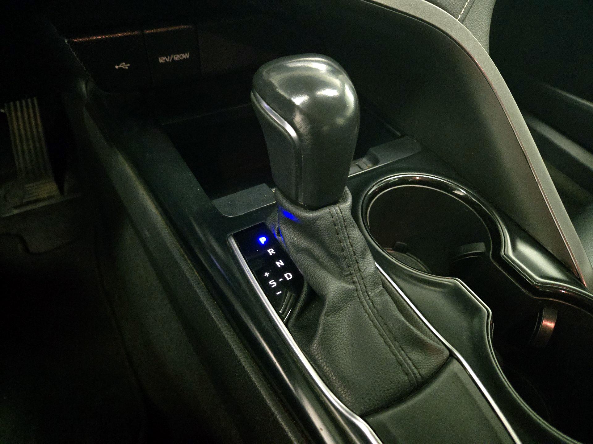 Thumbnail: 2020 Toyota Camry - 17