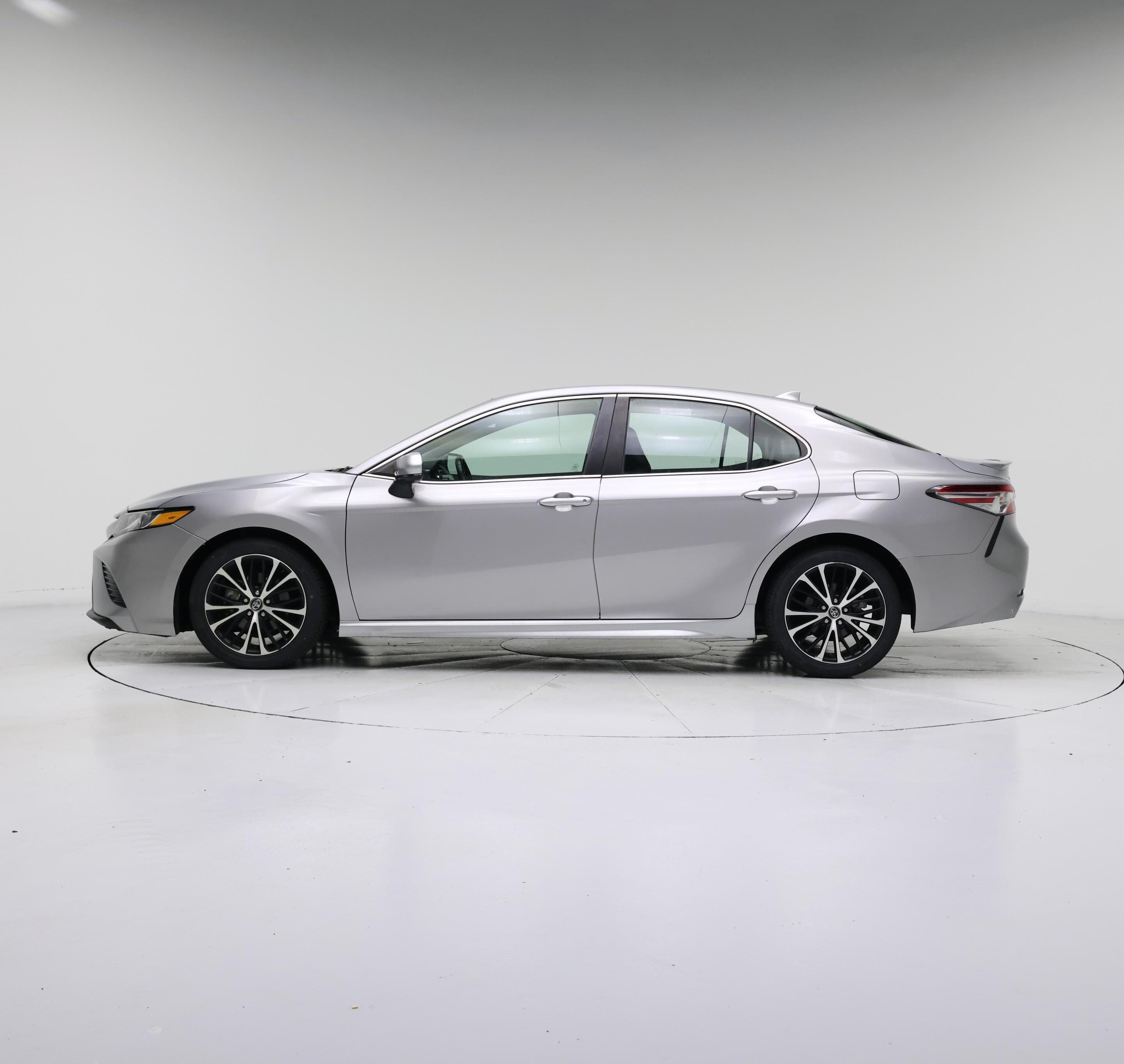 Thumbnail: 2020 Toyota Camry - 3