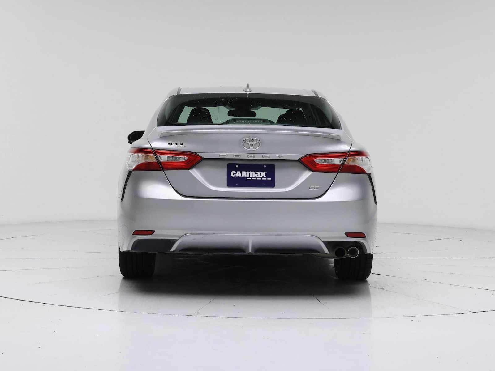 2020 Toyota Camry SE - Photo 7