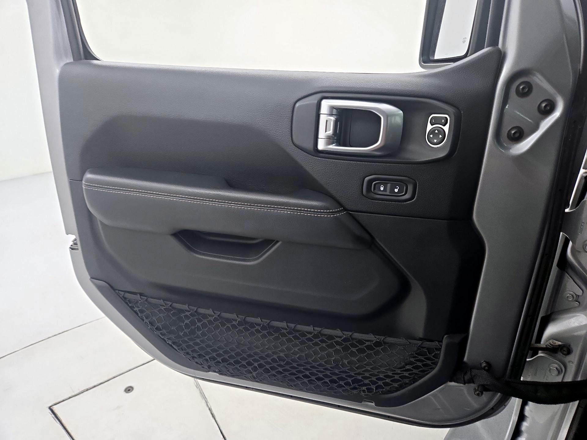Thumbnail: 2020 Jeep Gladiator - 12