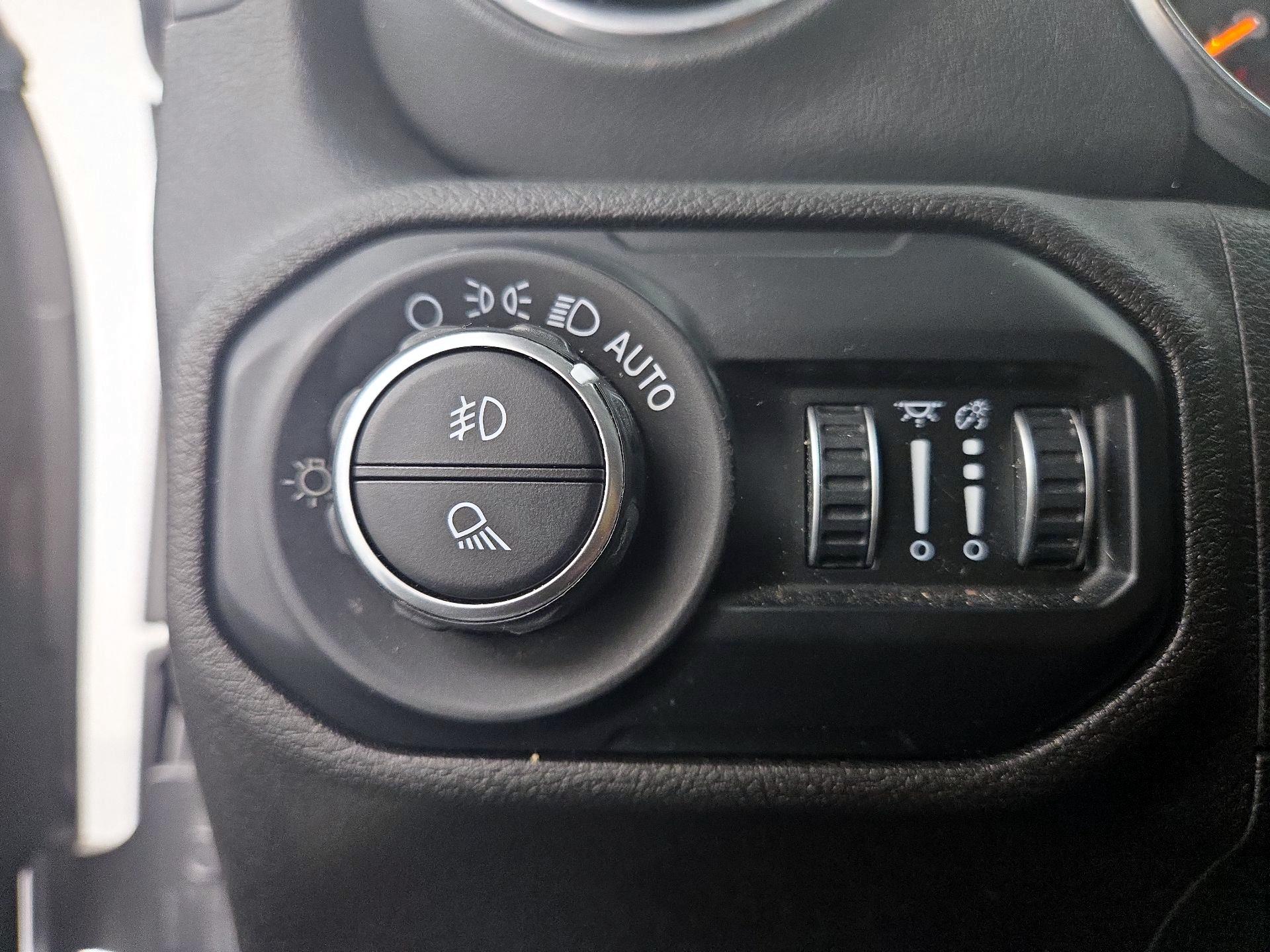 Thumbnail: 2020 Jeep Gladiator - 13