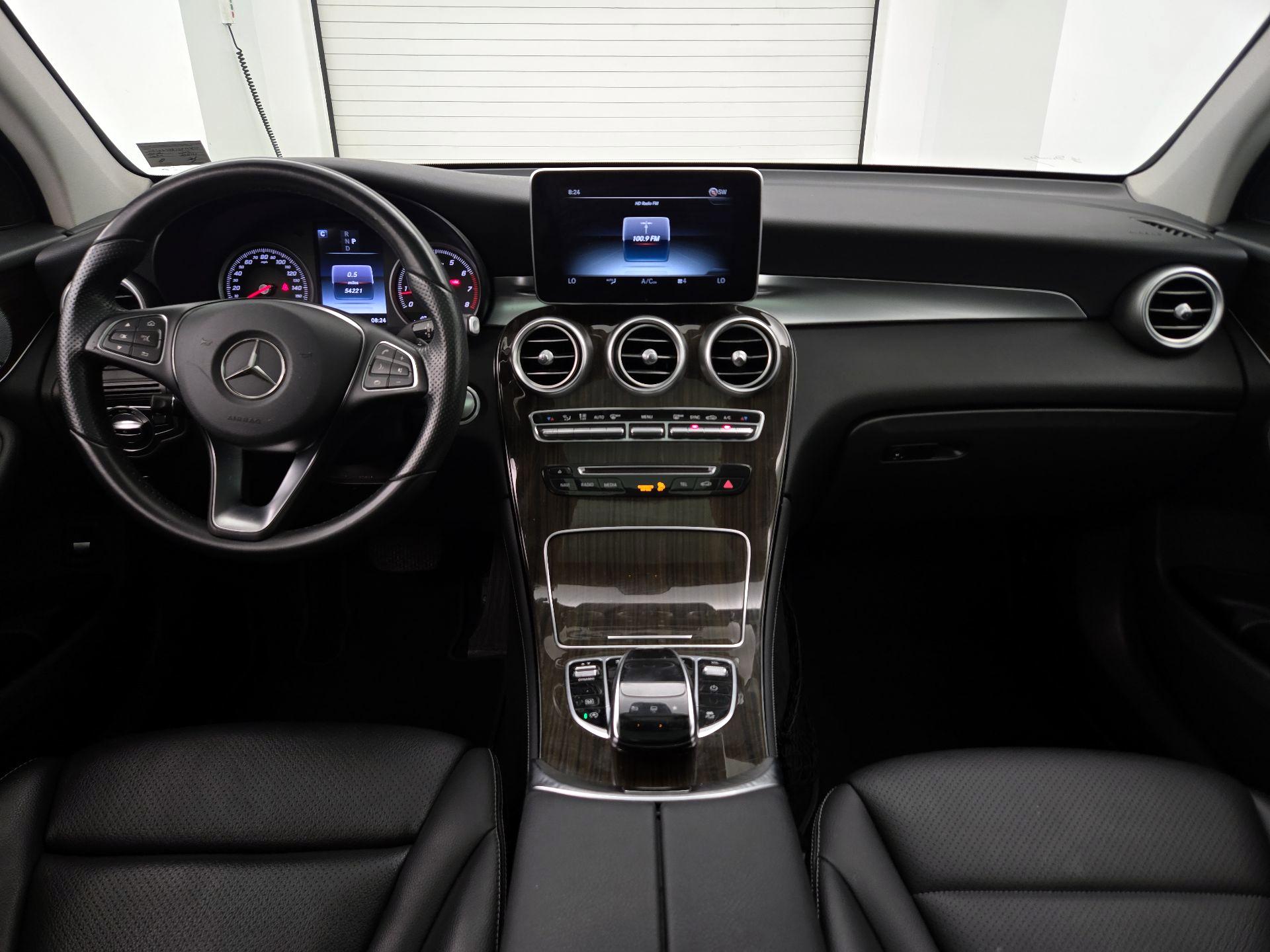 Thumbnail: 2016 Mercedes-Benz GLC - 9