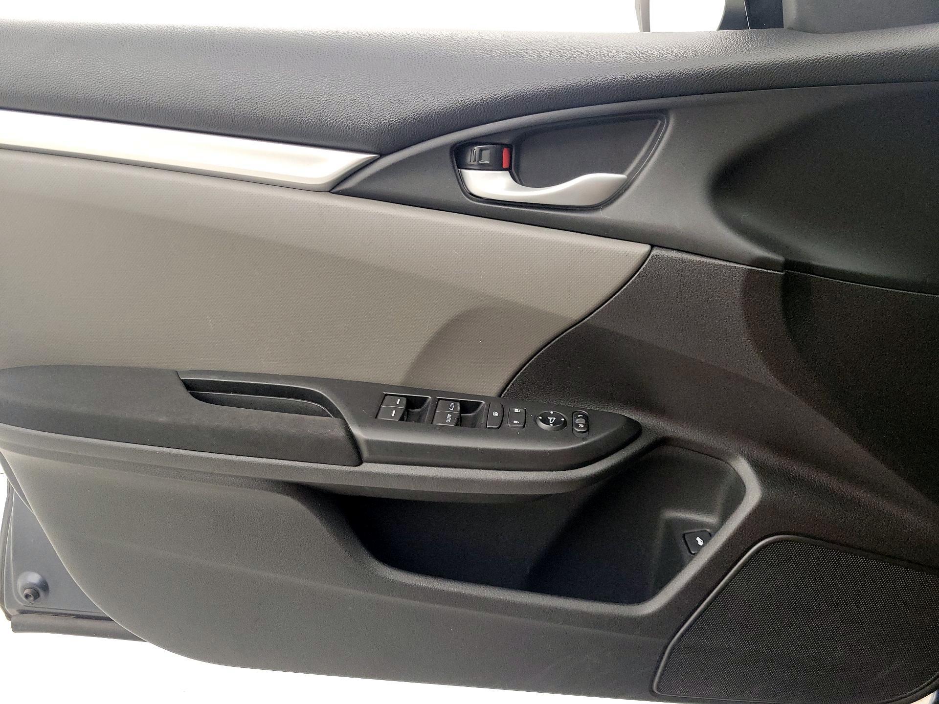 Thumbnail: 2016 Honda Civic - 12