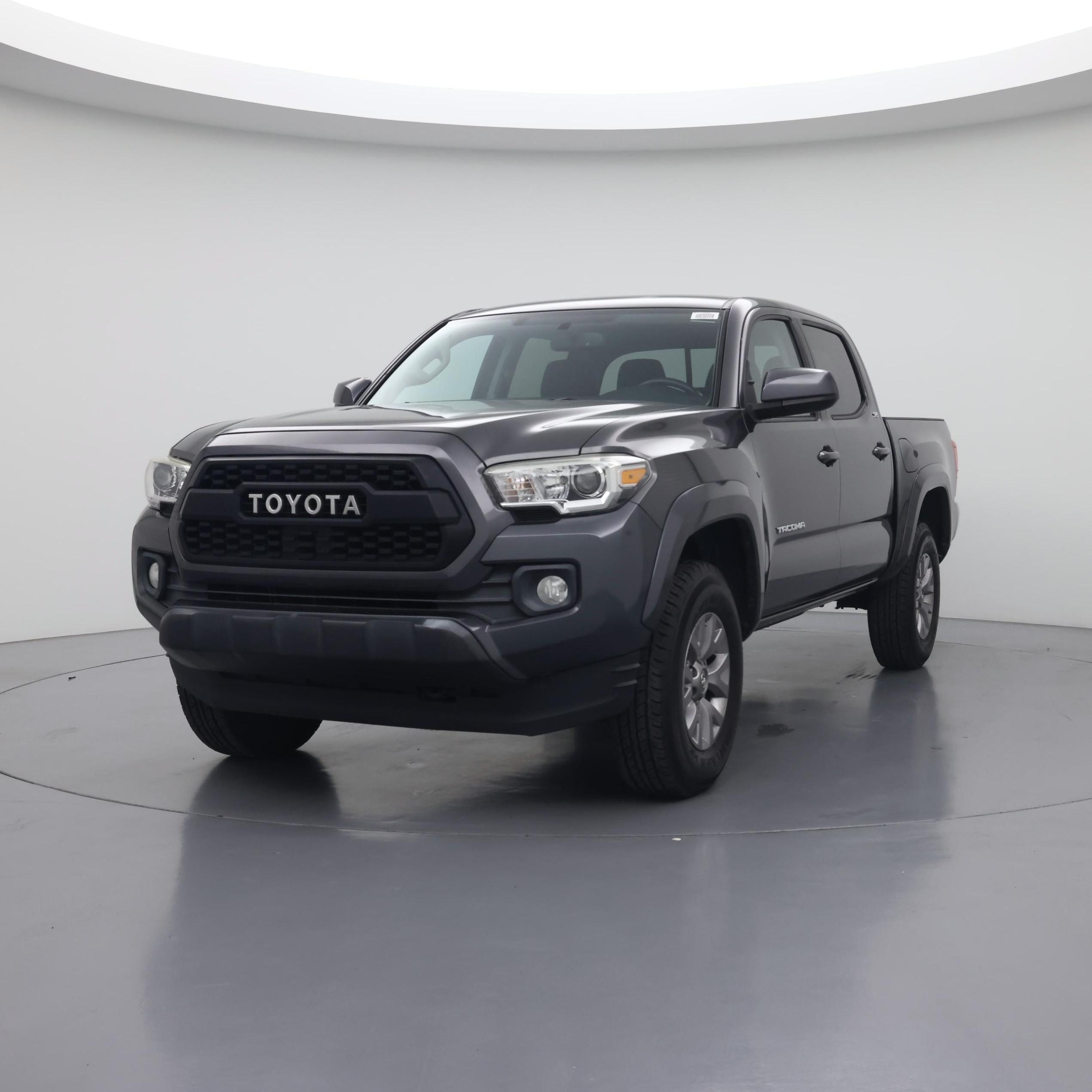 Thumbnail: 2017 Toyota Tacoma - 4