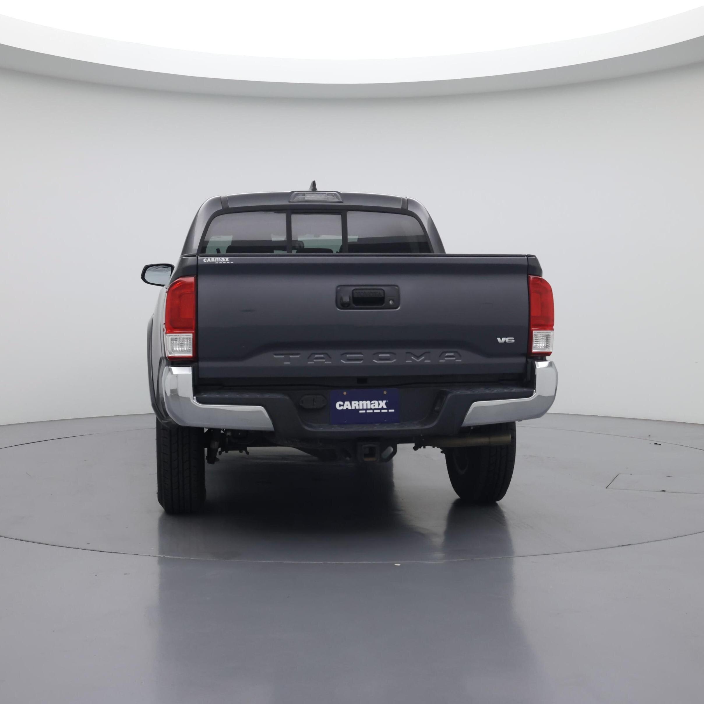 Thumbnail: 2017 Toyota Tacoma - 6