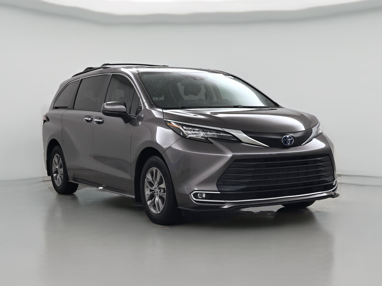 2023 Toyota Sienna XLE - Photo 1