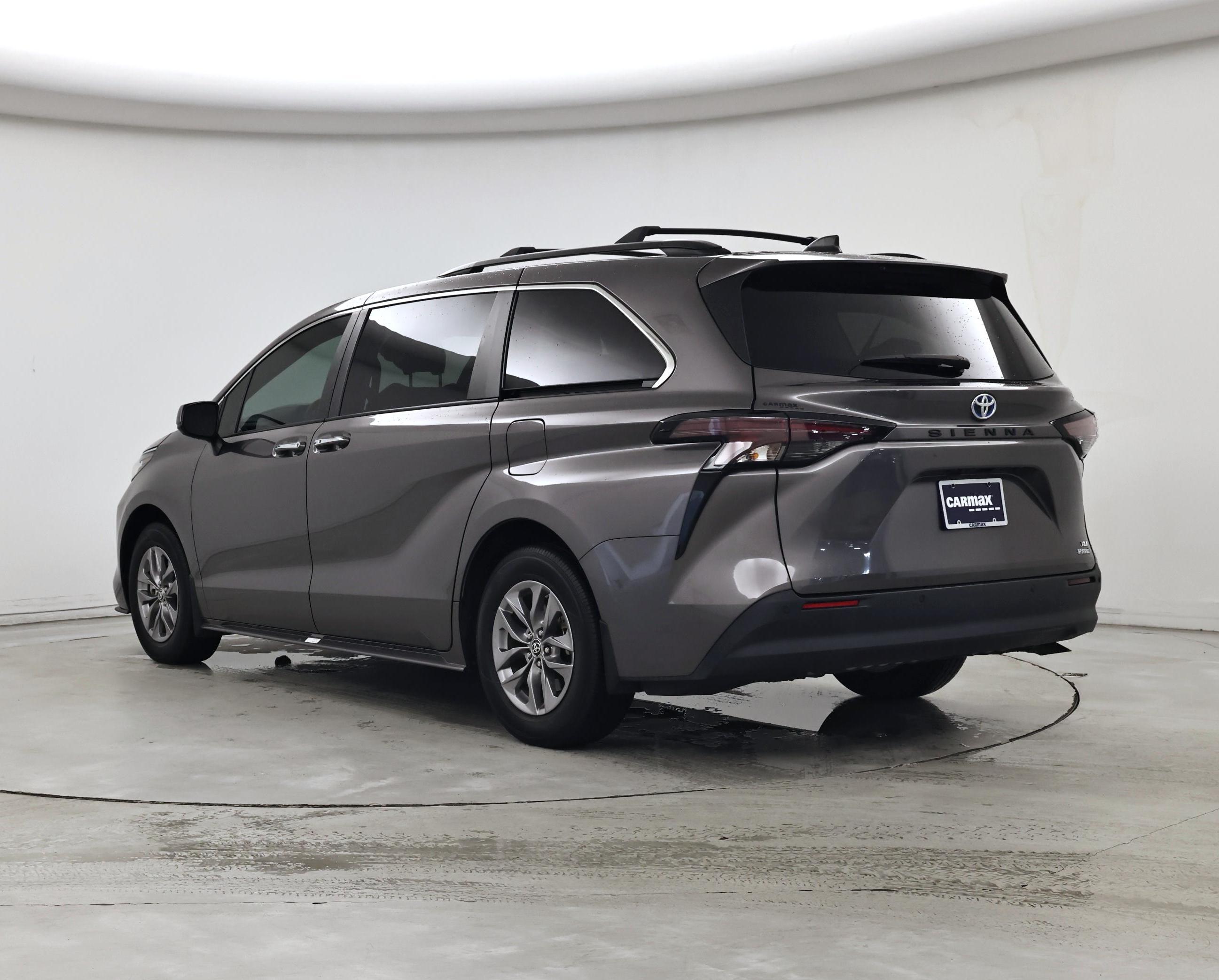 Thumbnail: 2023 Toyota Sienna - 2
