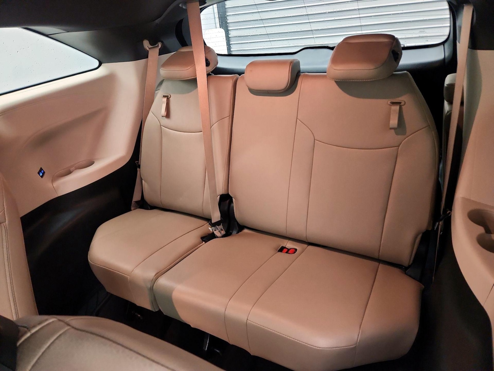 2023 Toyota Sienna XLE - Photo 22