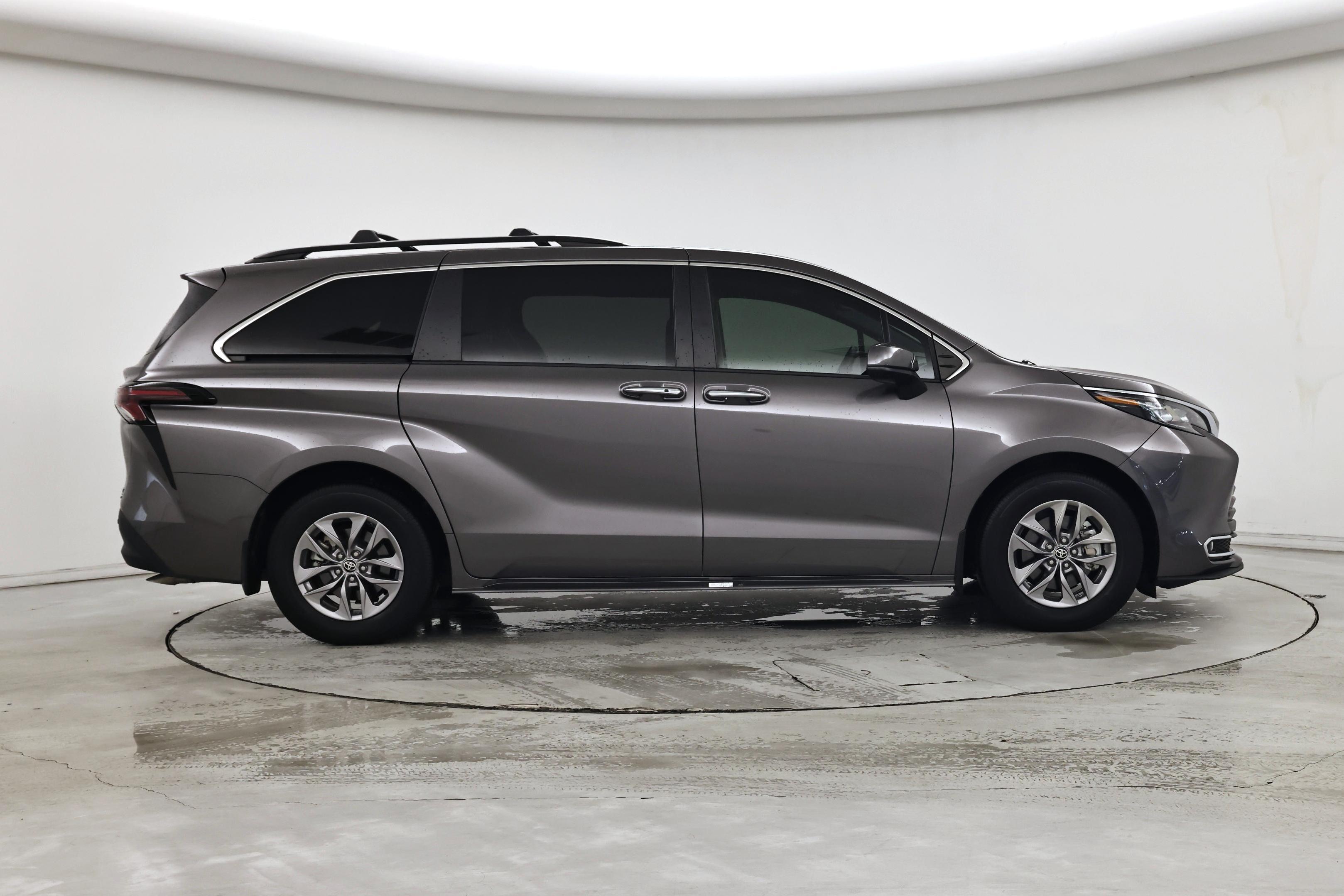 Thumbnail: 2023 Toyota Sienna - 7
