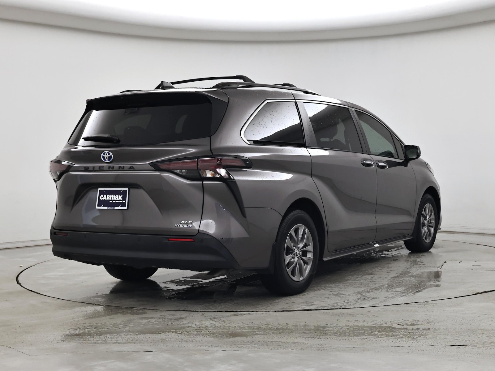 2023 Toyota Sienna XLE - Photo 9