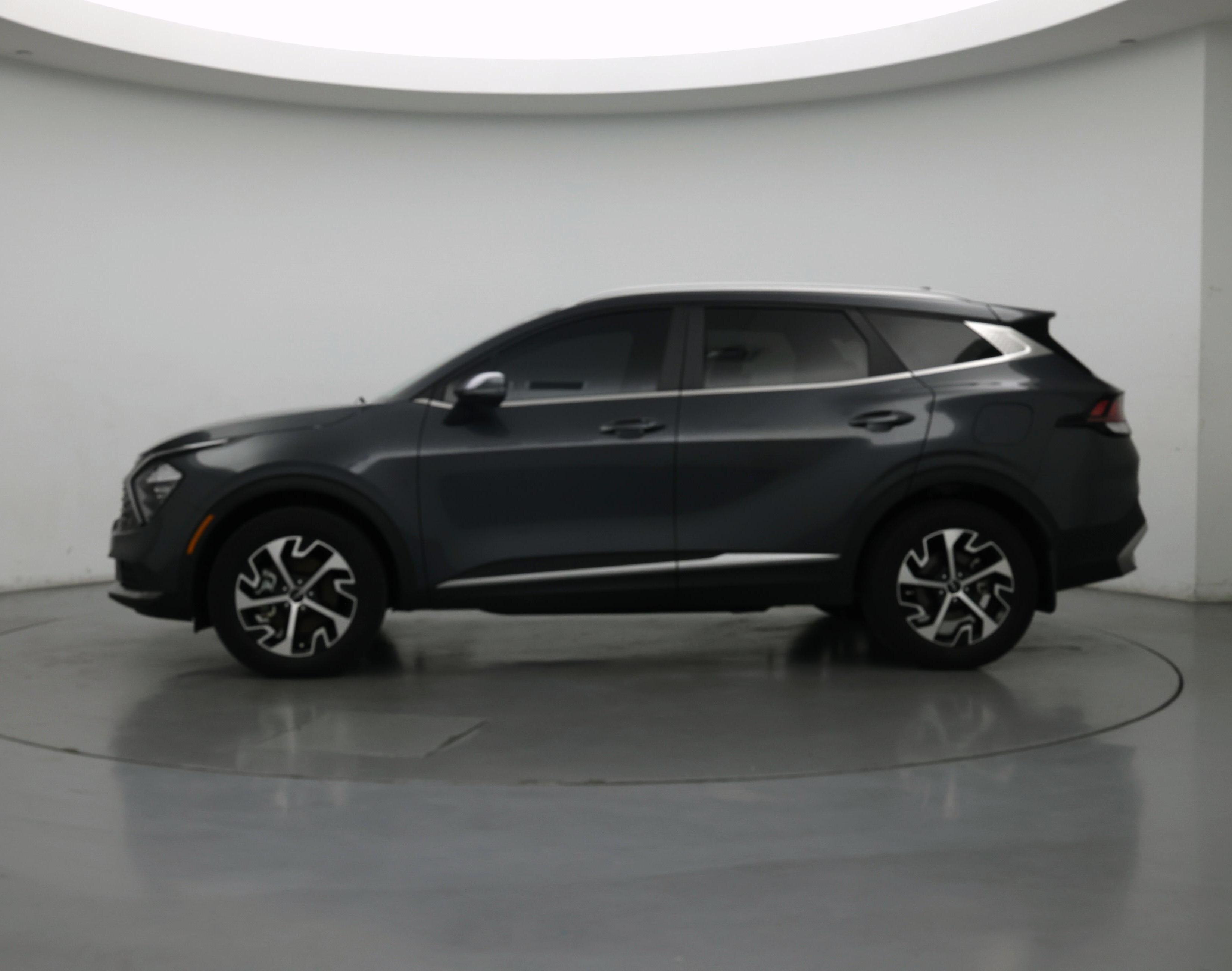 Thumbnail: 2023 Kia Sportage - 3