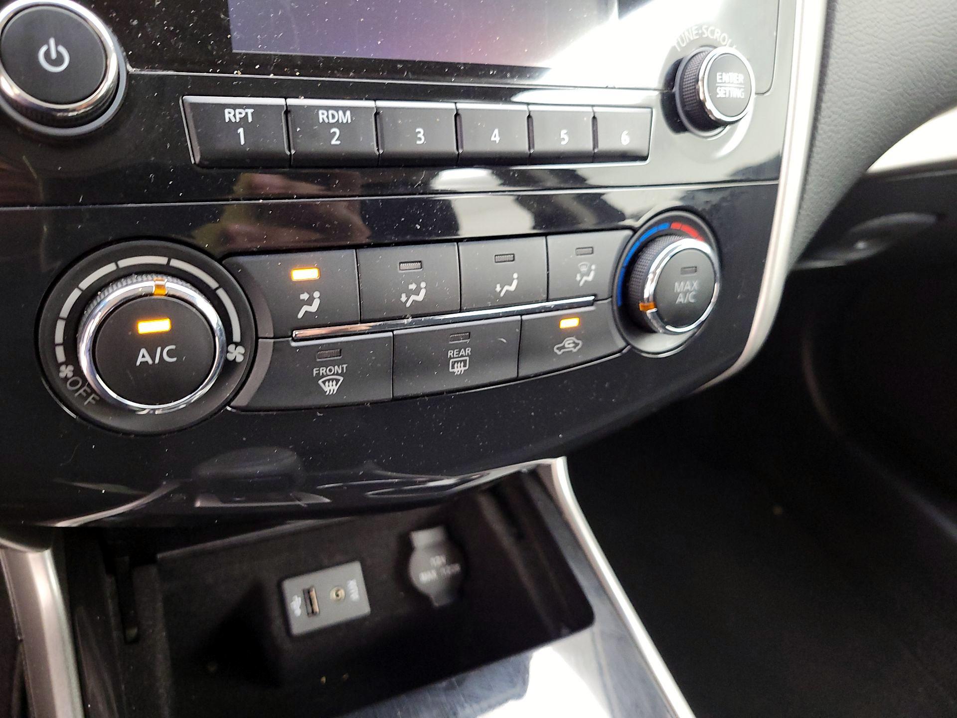 Thumbnail: 2014 Nissan Altima - 14