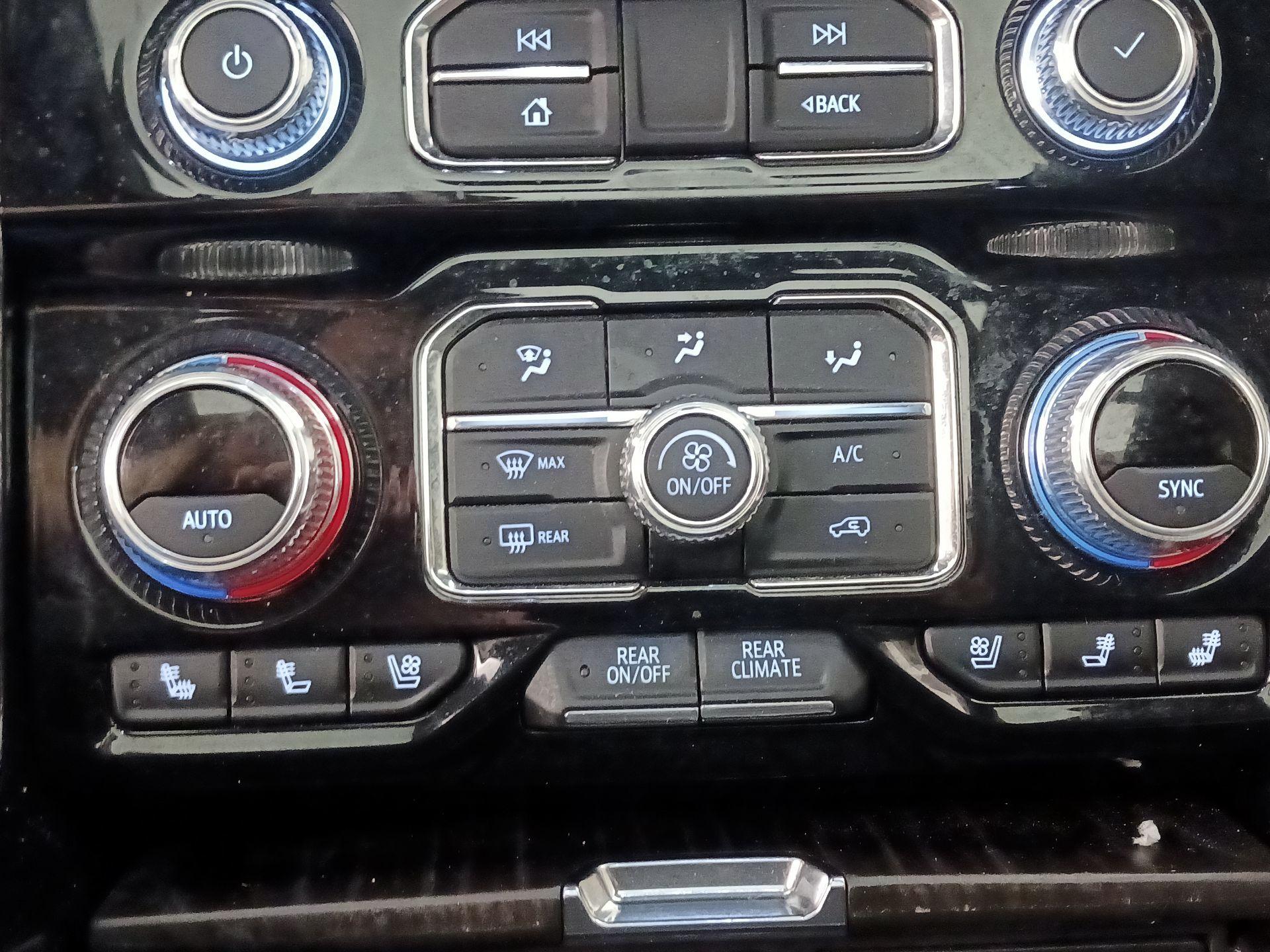 Thumbnail: 2023 GMC Yukon - 17