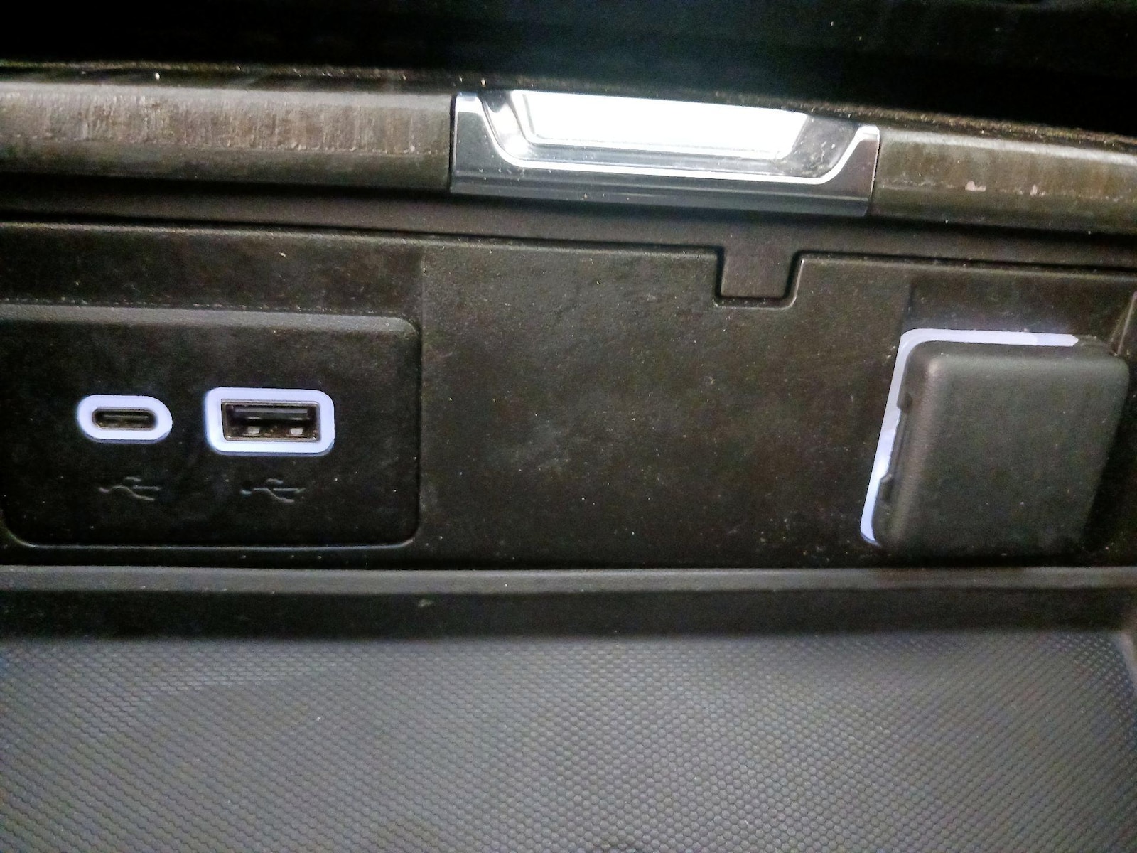 2023 GMC Yukon Denali - Photo 20