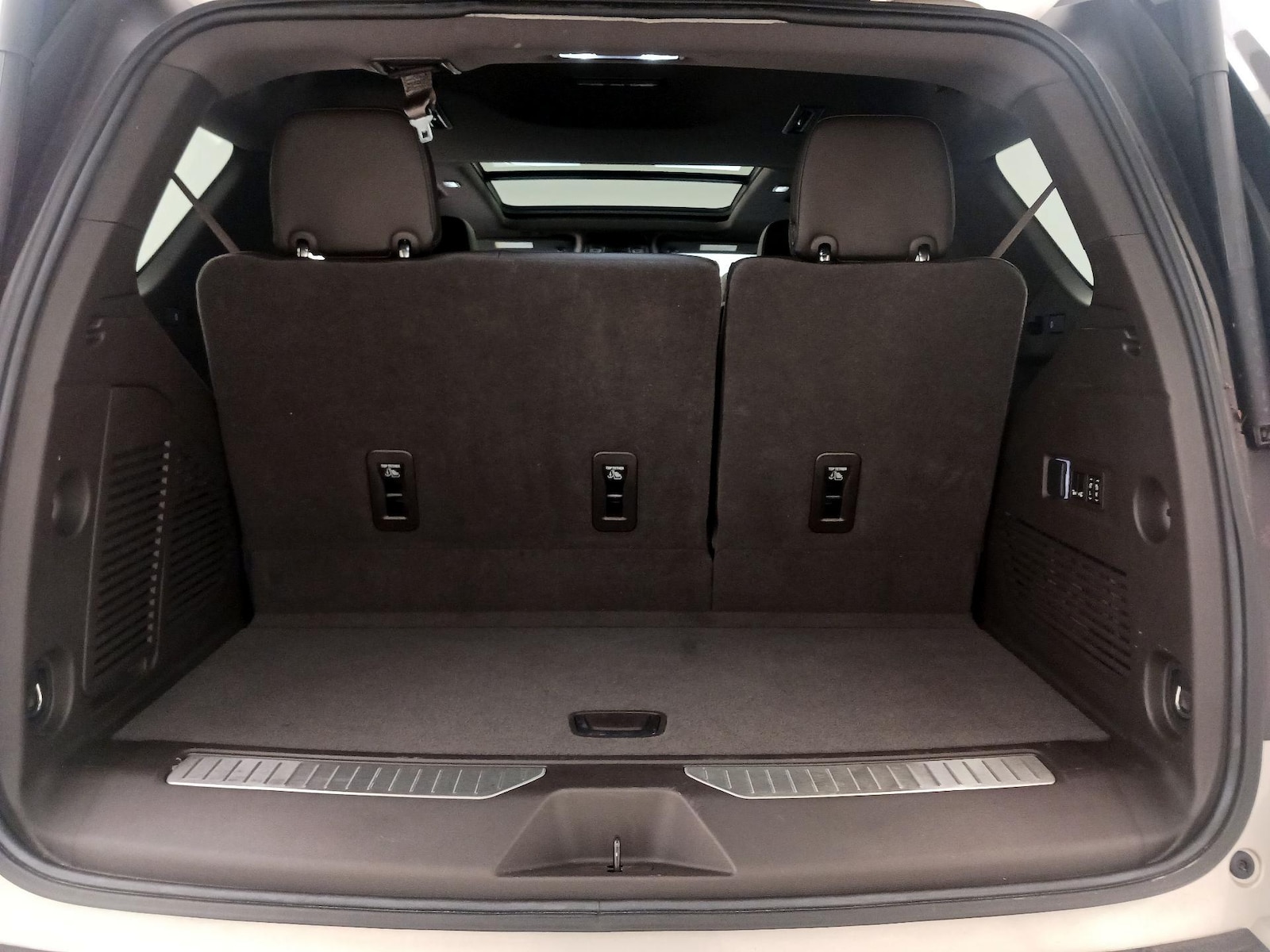 2023 GMC Yukon Denali - Photo 24