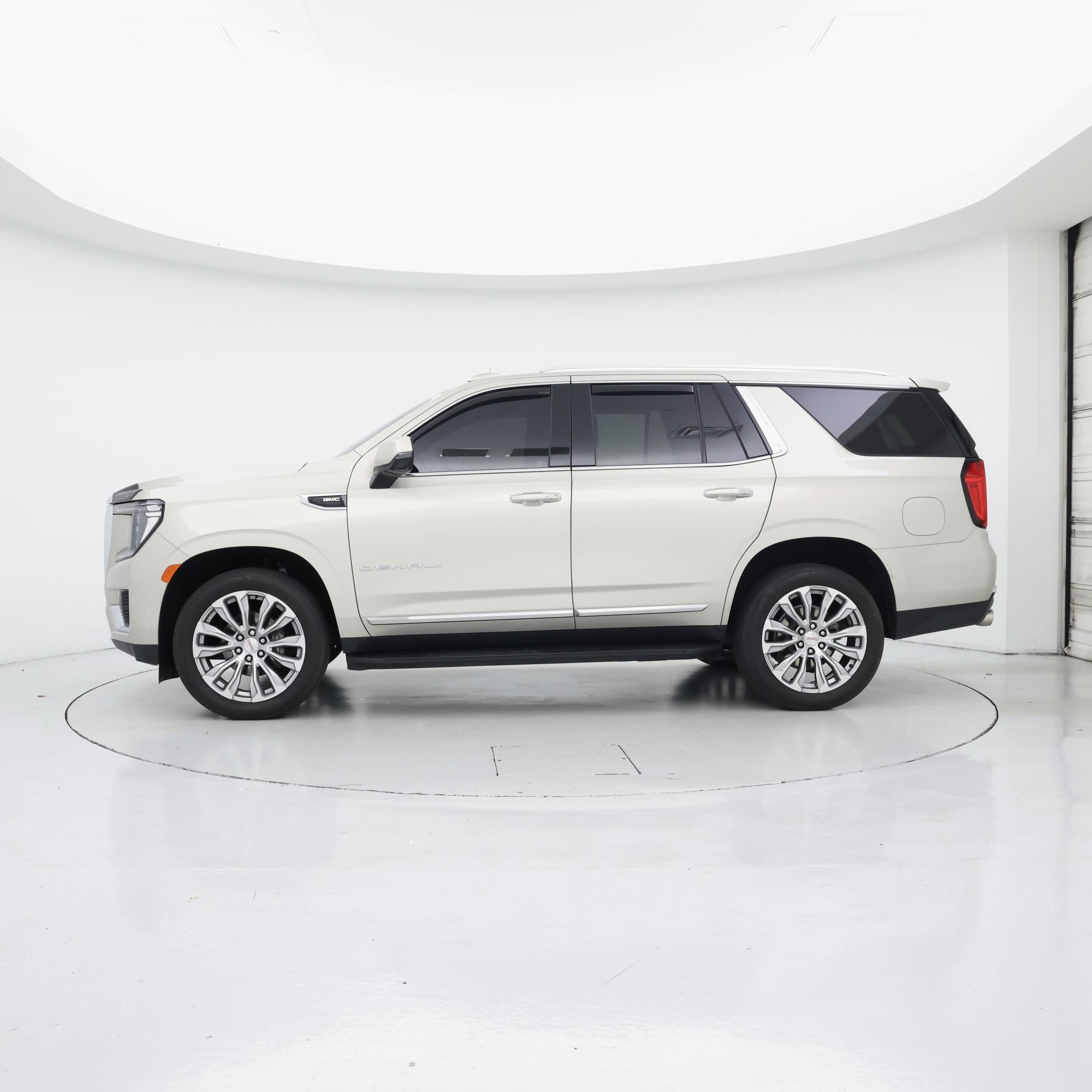 Thumbnail: 2023 GMC Yukon - 3