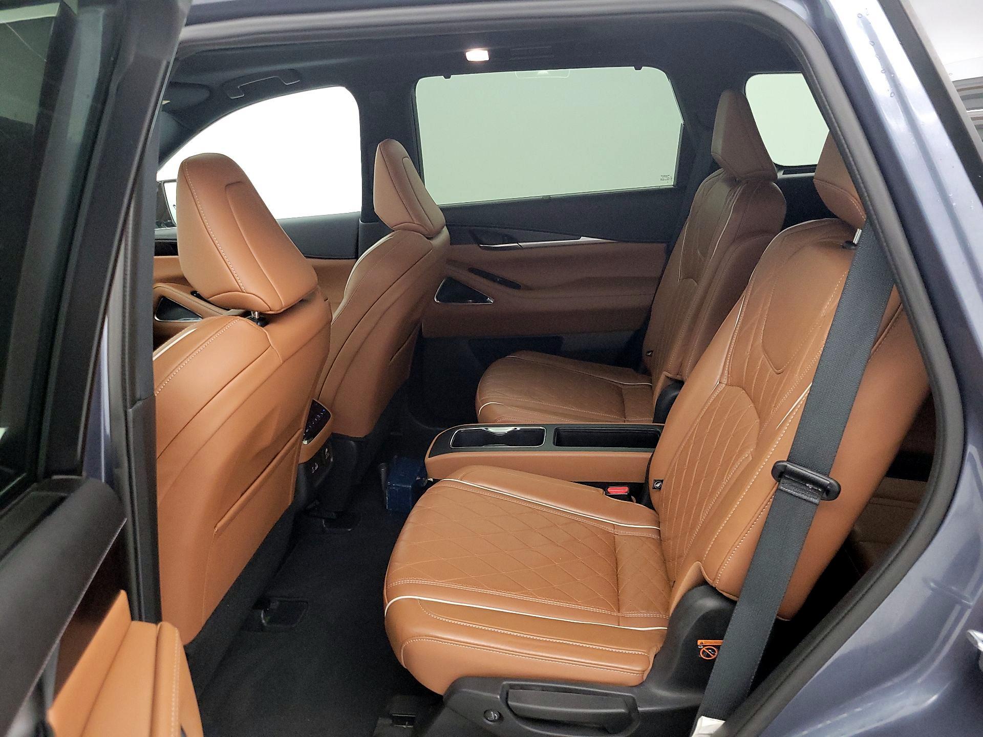 Thumbnail: 2023 INFINITI QX60 - 20