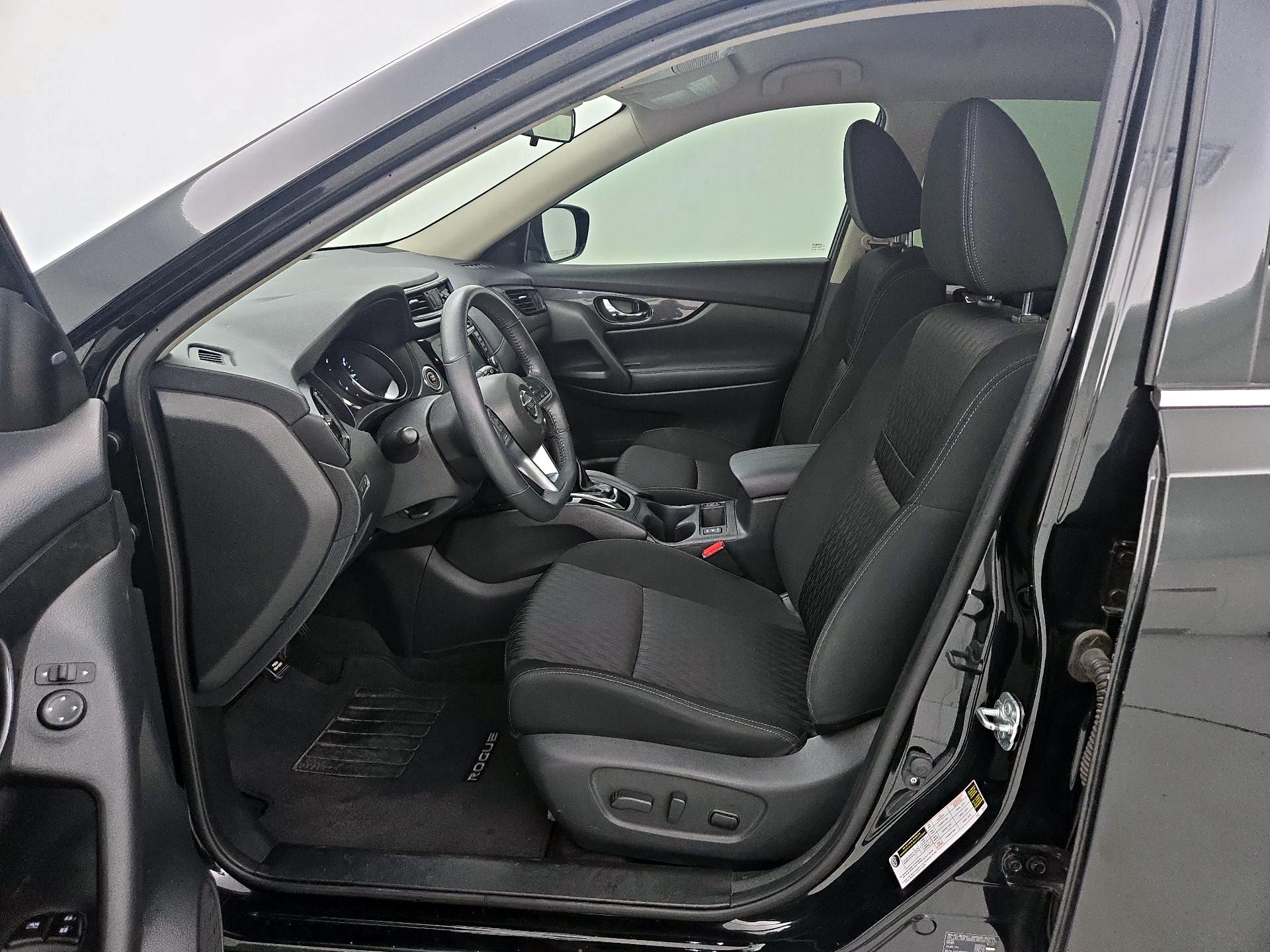 Thumbnail: 2018 Nissan Rogue - 11