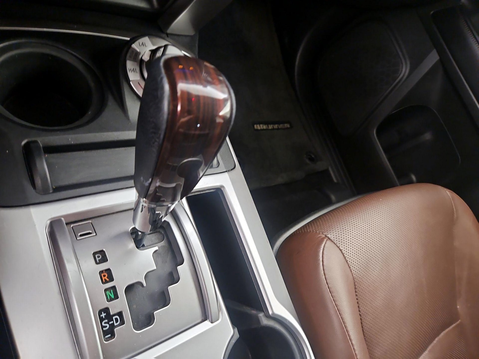 2017 Toyota 4Runner Limited - Photo 18