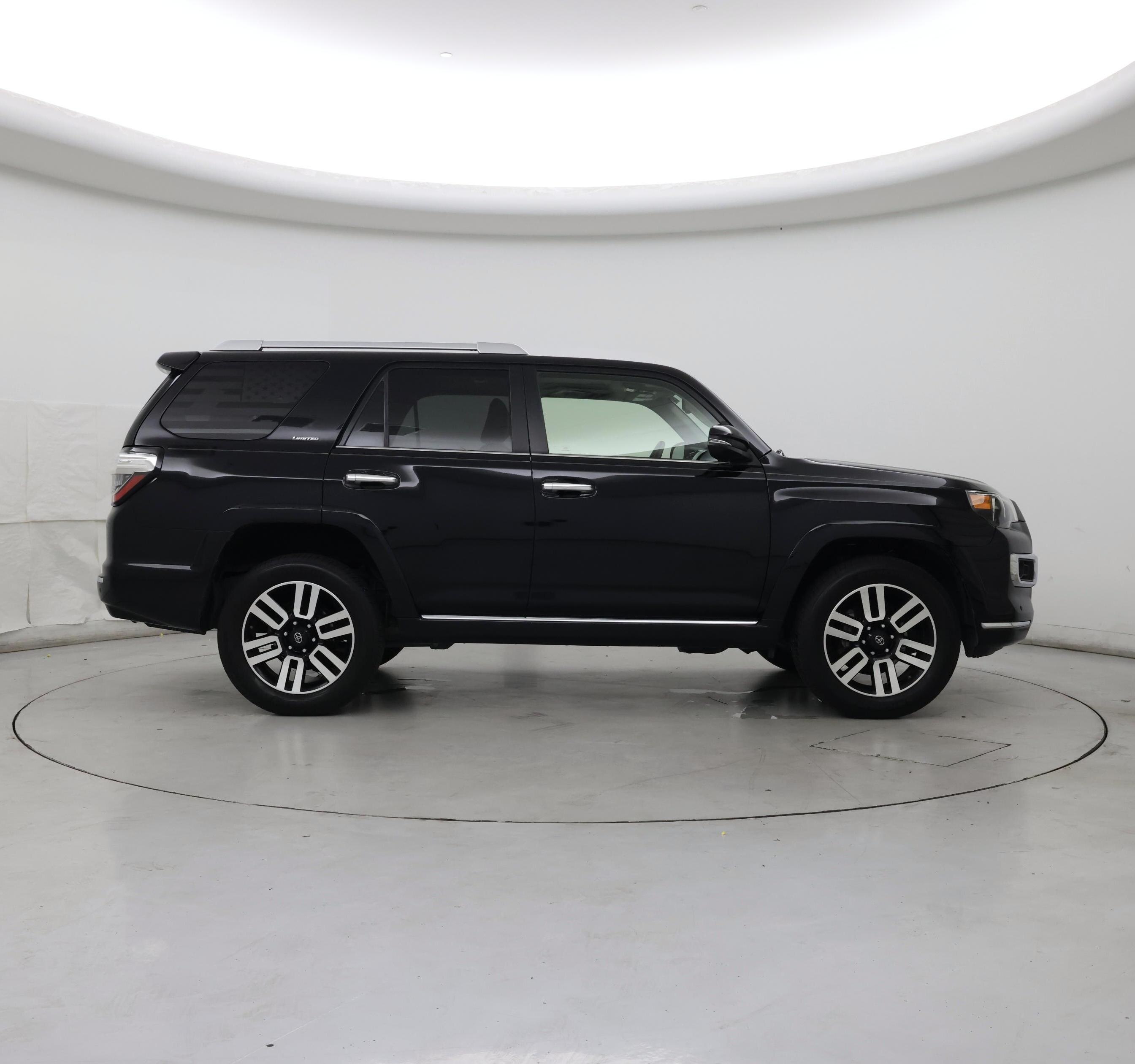 Thumbnail: 2017 Toyota 4Runner - 7