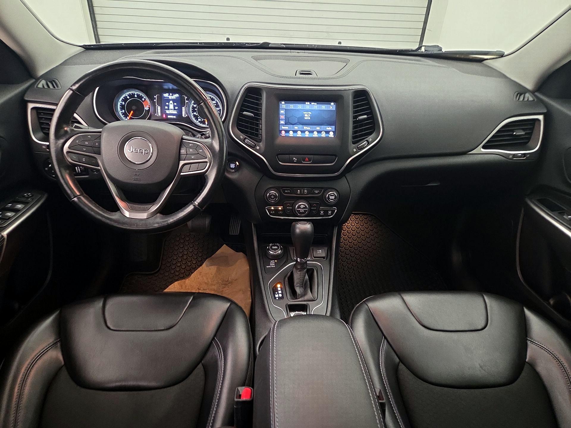 Thumbnail: 2020 Jeep Cherokee - 9