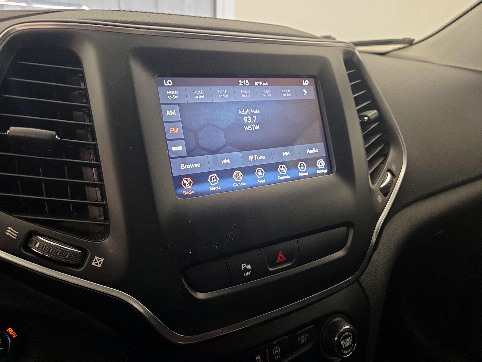 2020 Jeep Cherokee Latitude Plus - Photo 16
