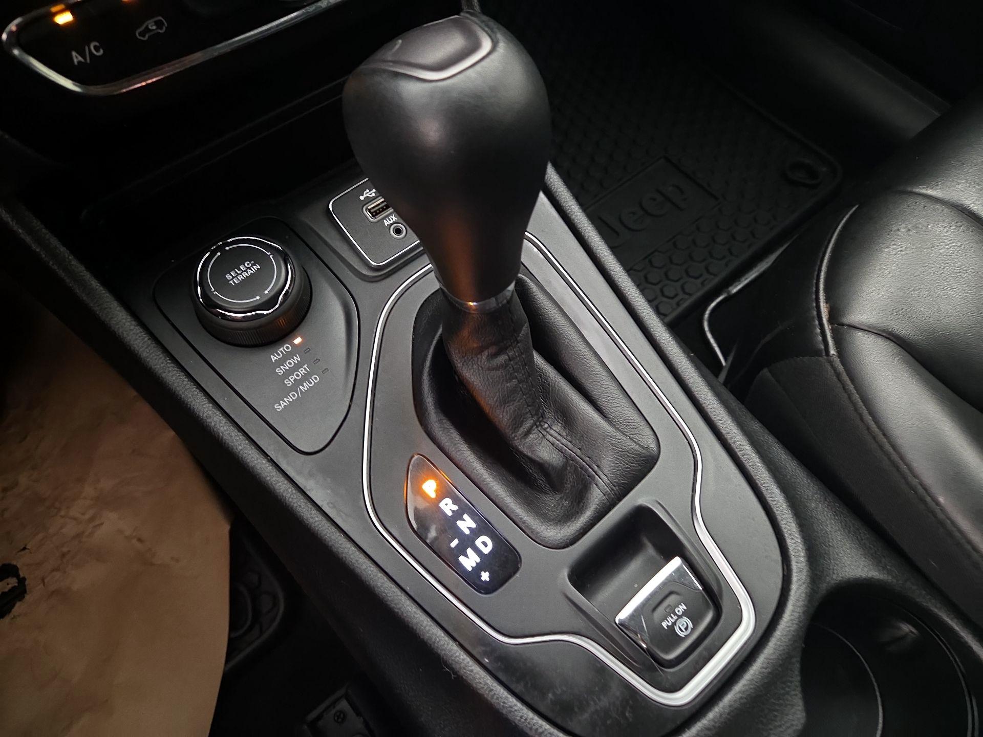 Thumbnail: 2020 Jeep Cherokee - 17