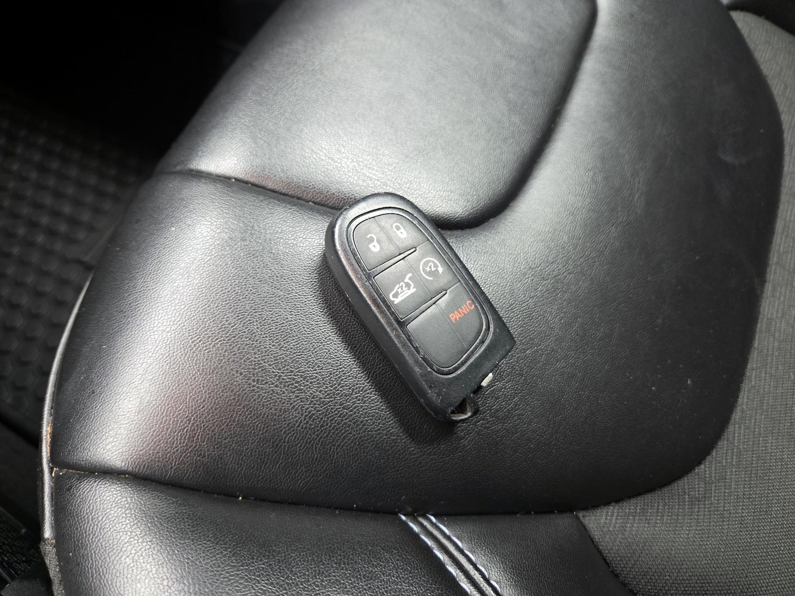 2020 Jeep Cherokee Latitude Plus - Photo 24
