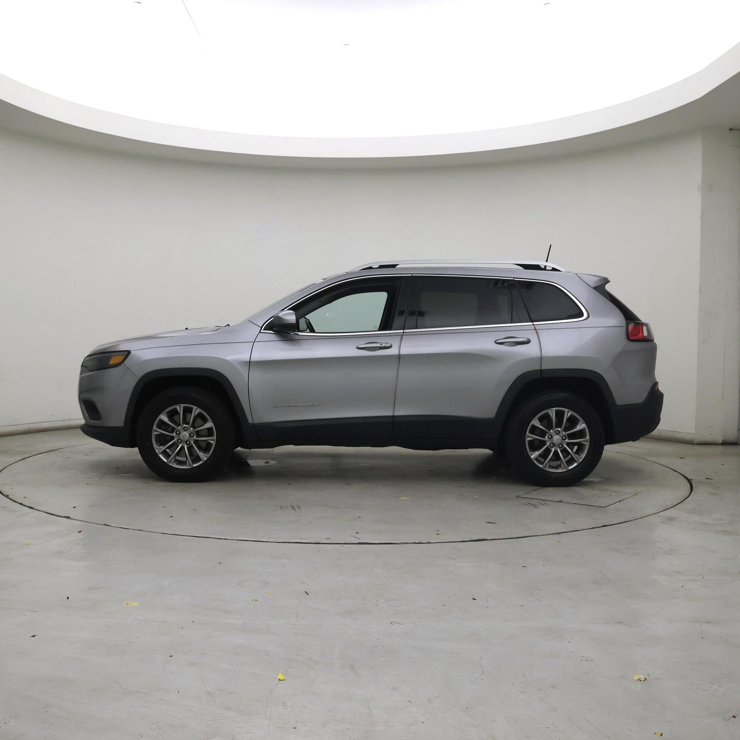 Thumbnail: 2020 Jeep Cherokee - 3