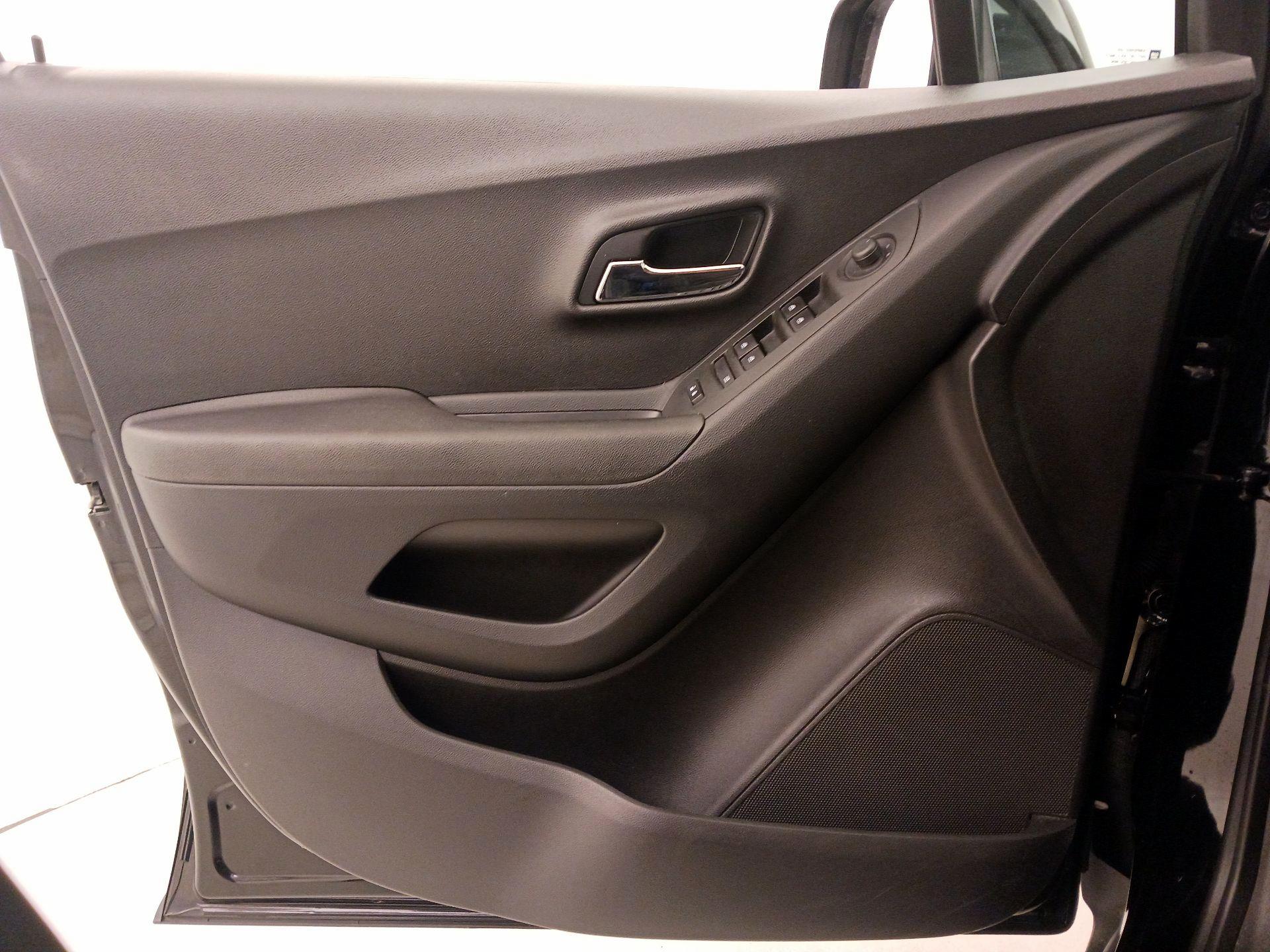 Thumbnail: 2020 Chevrolet Trax - 12