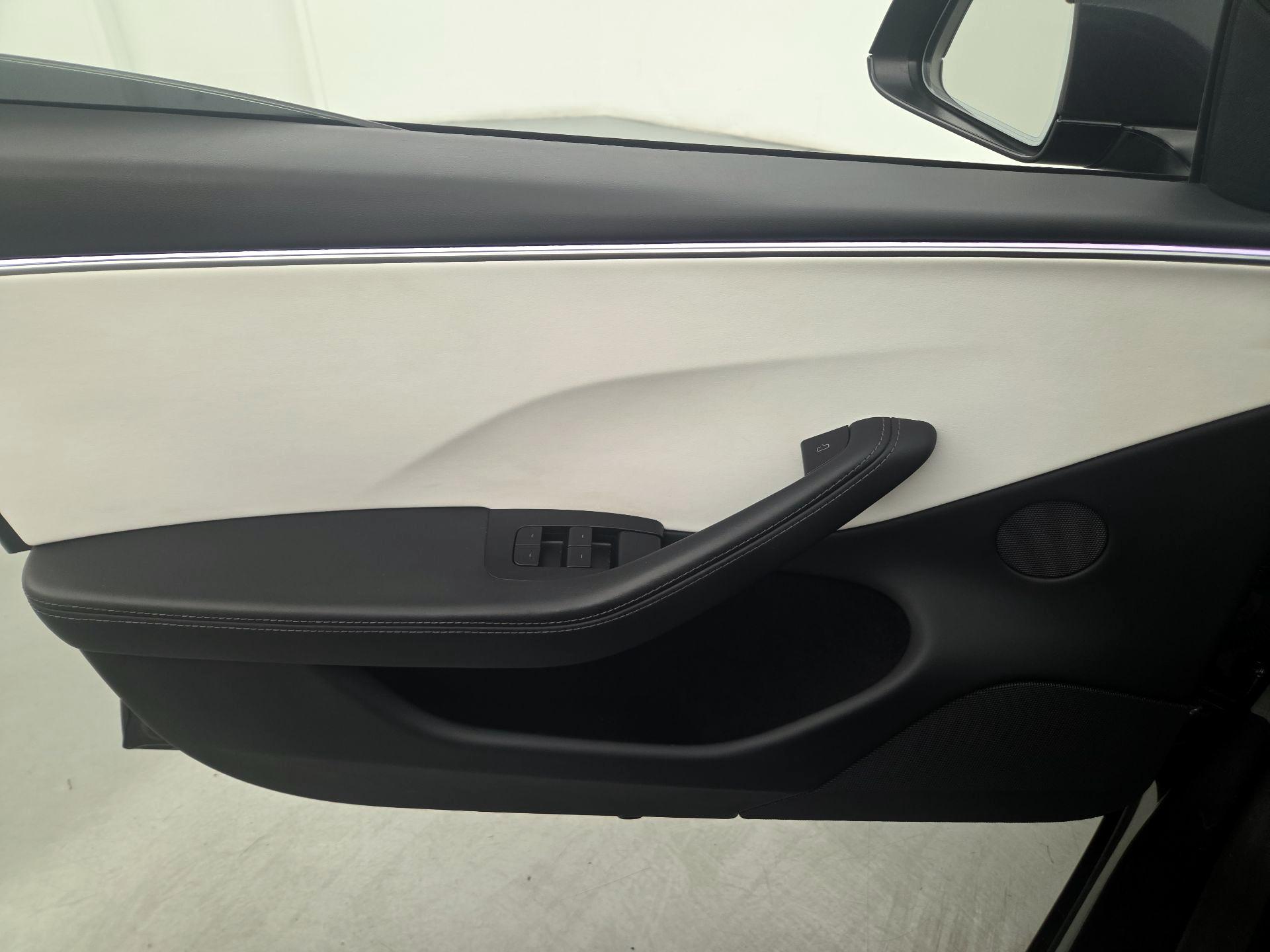 Thumbnail: 2024 Tesla Model 3 - 12