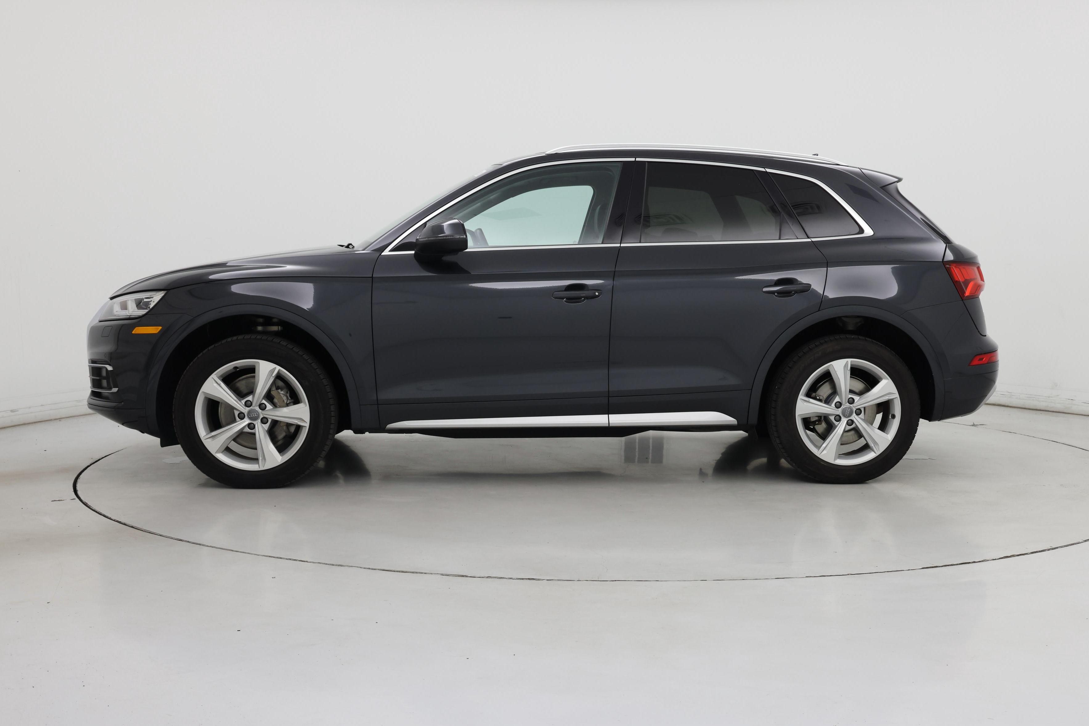 Thumbnail: 2020 Audi Q5 - 3