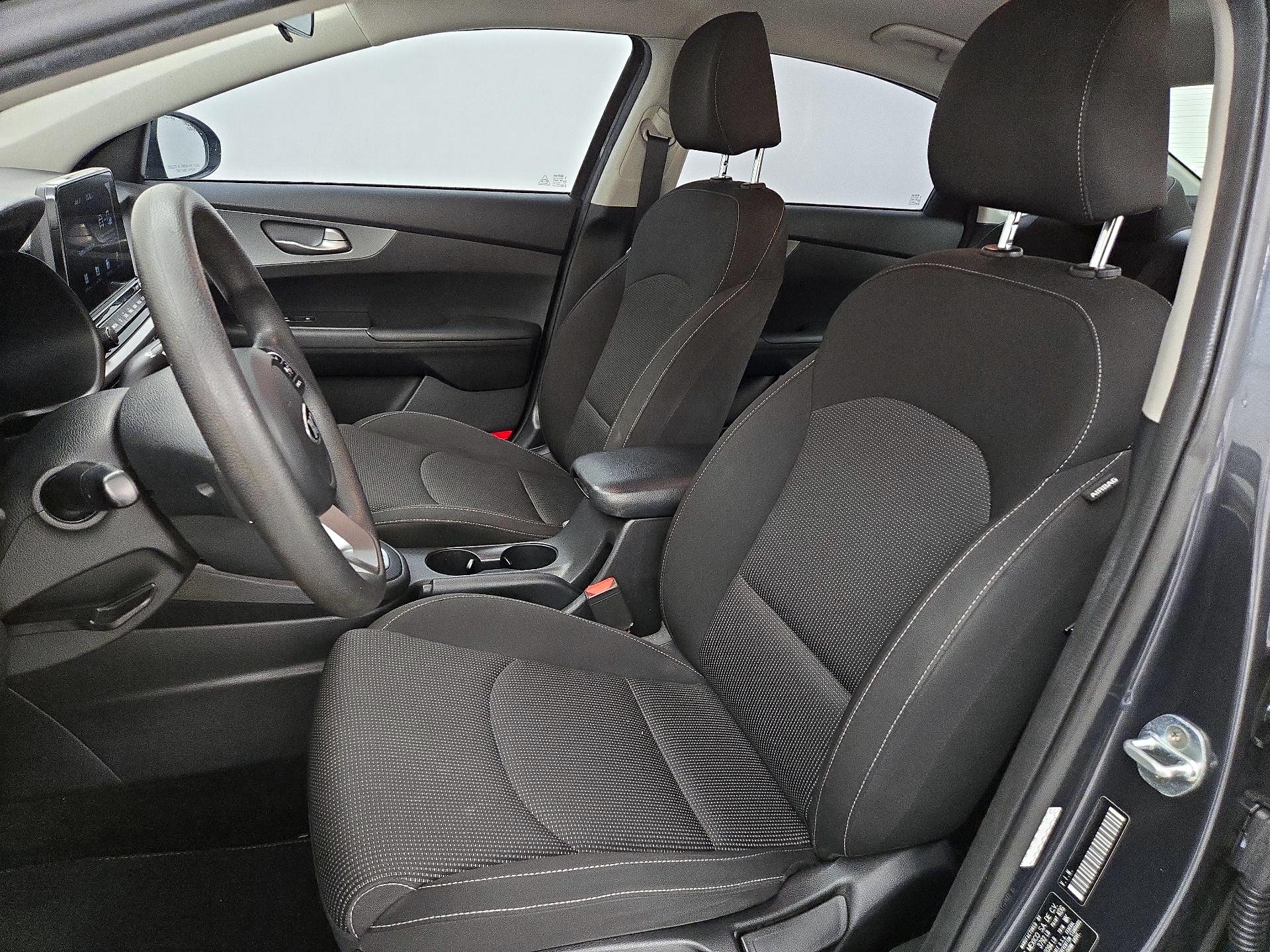 Thumbnail: 2021 Kia Forte - 11