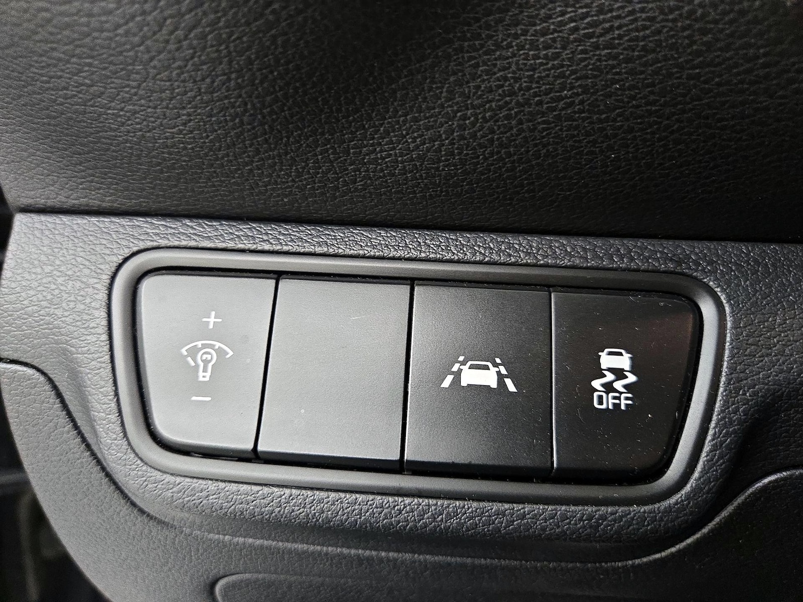 2021 Kia Forte LXS - Photo 14