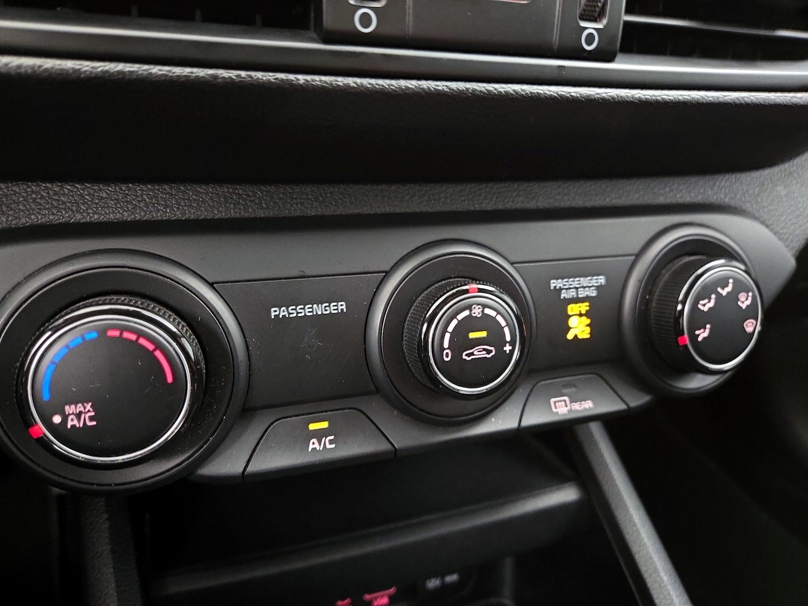2021 Kia Forte LXS - Photo 17