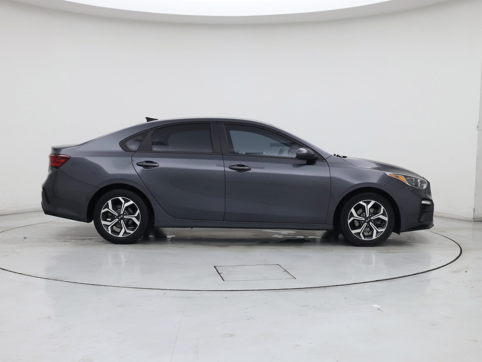 2021 Kia Forte LXS - Photo 8