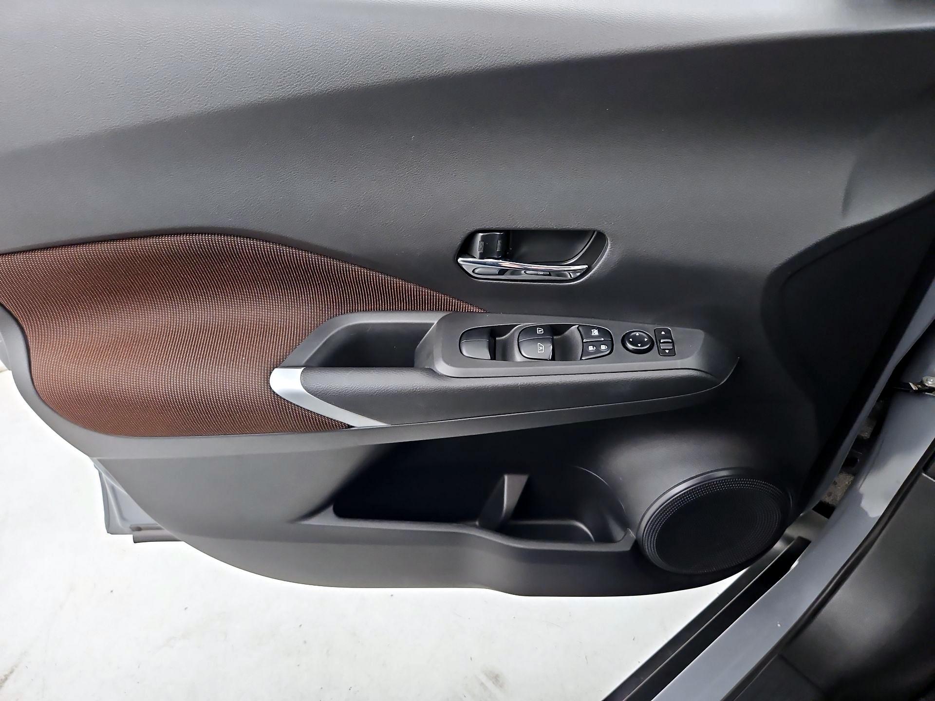 Thumbnail: 2021 Nissan Kicks - 12