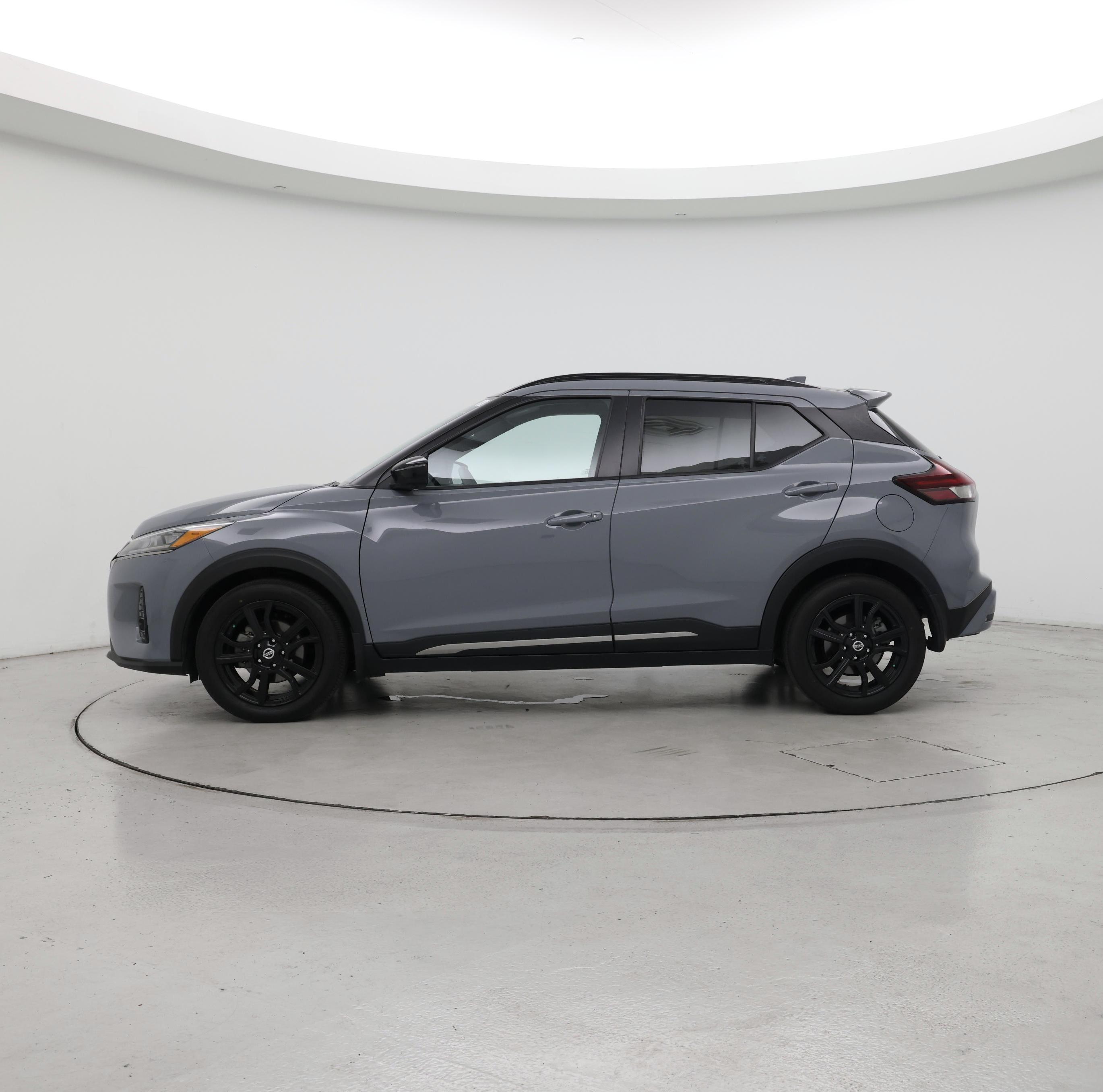 Thumbnail: 2021 Nissan Kicks - 3