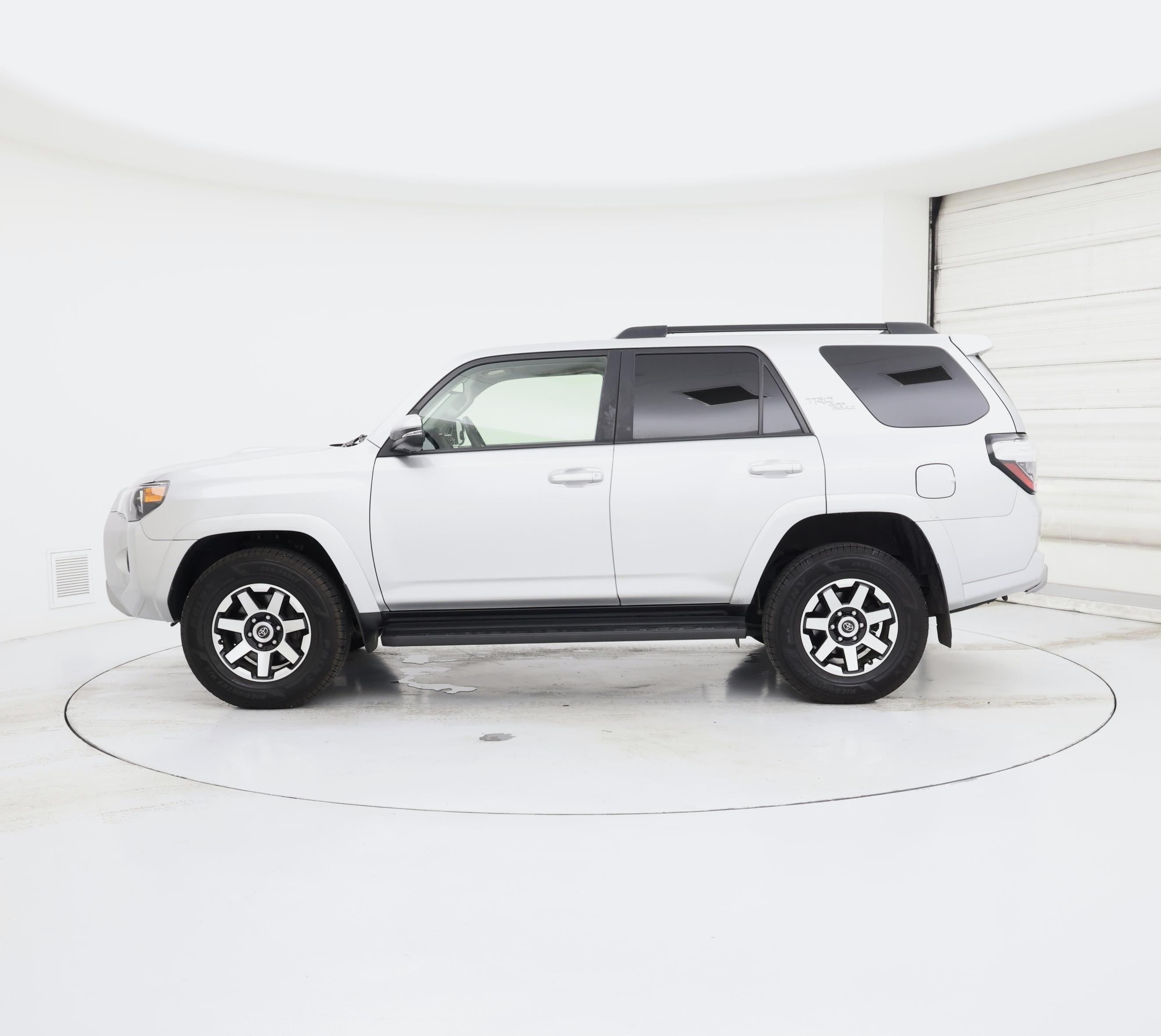 Thumbnail: 2021 Toyota 4Runner - 3